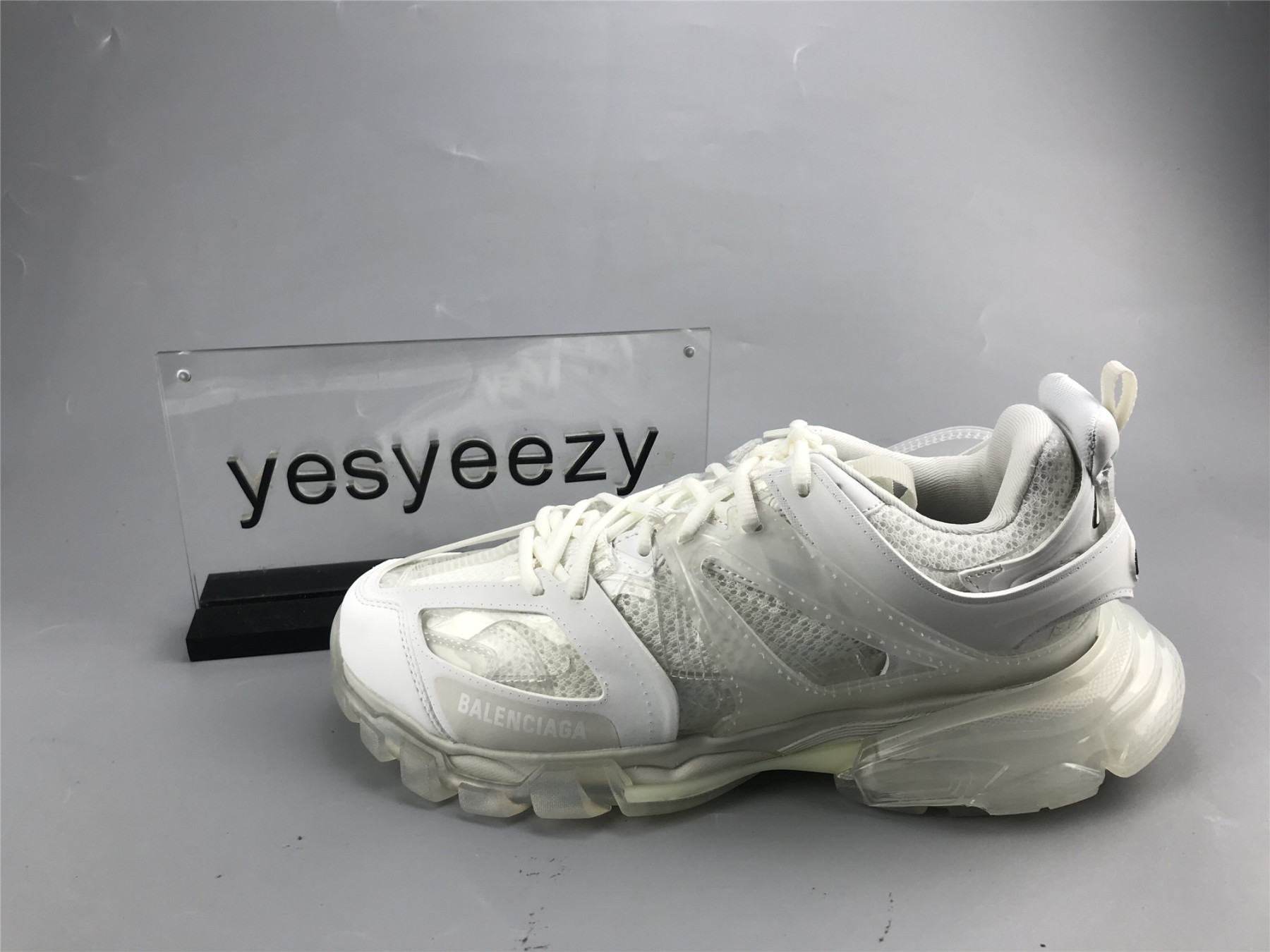 UA TRACK TRAINER WHITE TRANSPARENT SNEAKER