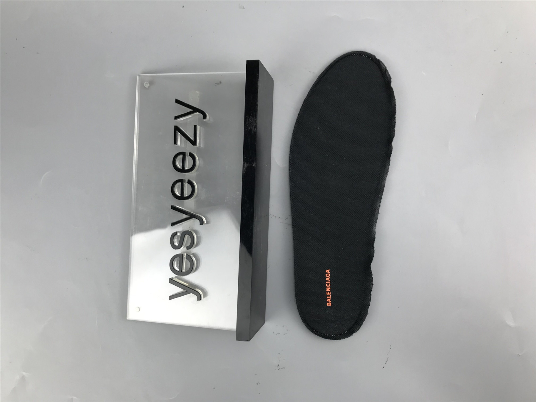 UA TRACK TRAINER DARK ORANGE BLACK SNEAKER