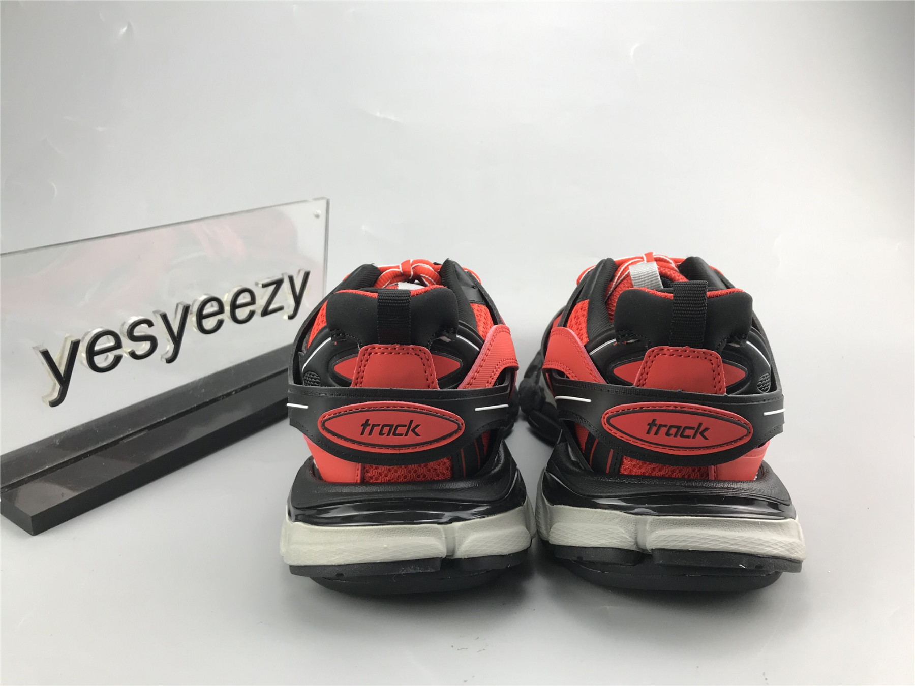 UA TRACK TRAINER DARK ORANGE BLACK SNEAKER