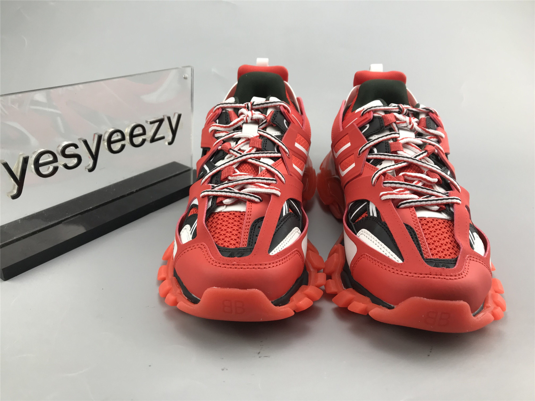 UA TRACK TRAINER RED TRANSPARENT SNEAKER