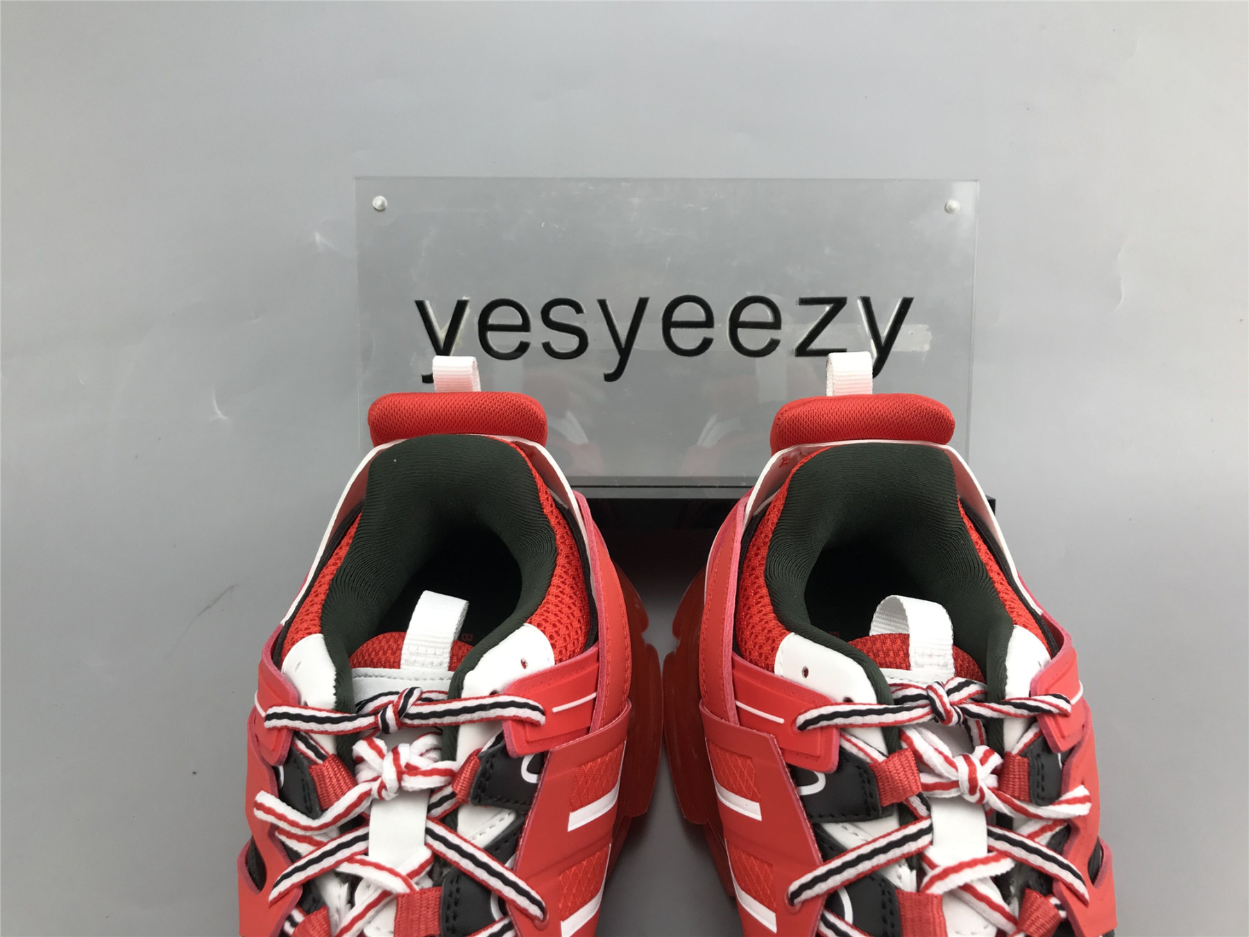 UA TRACK TRAINER RED TRANSPARENT SNEAKER