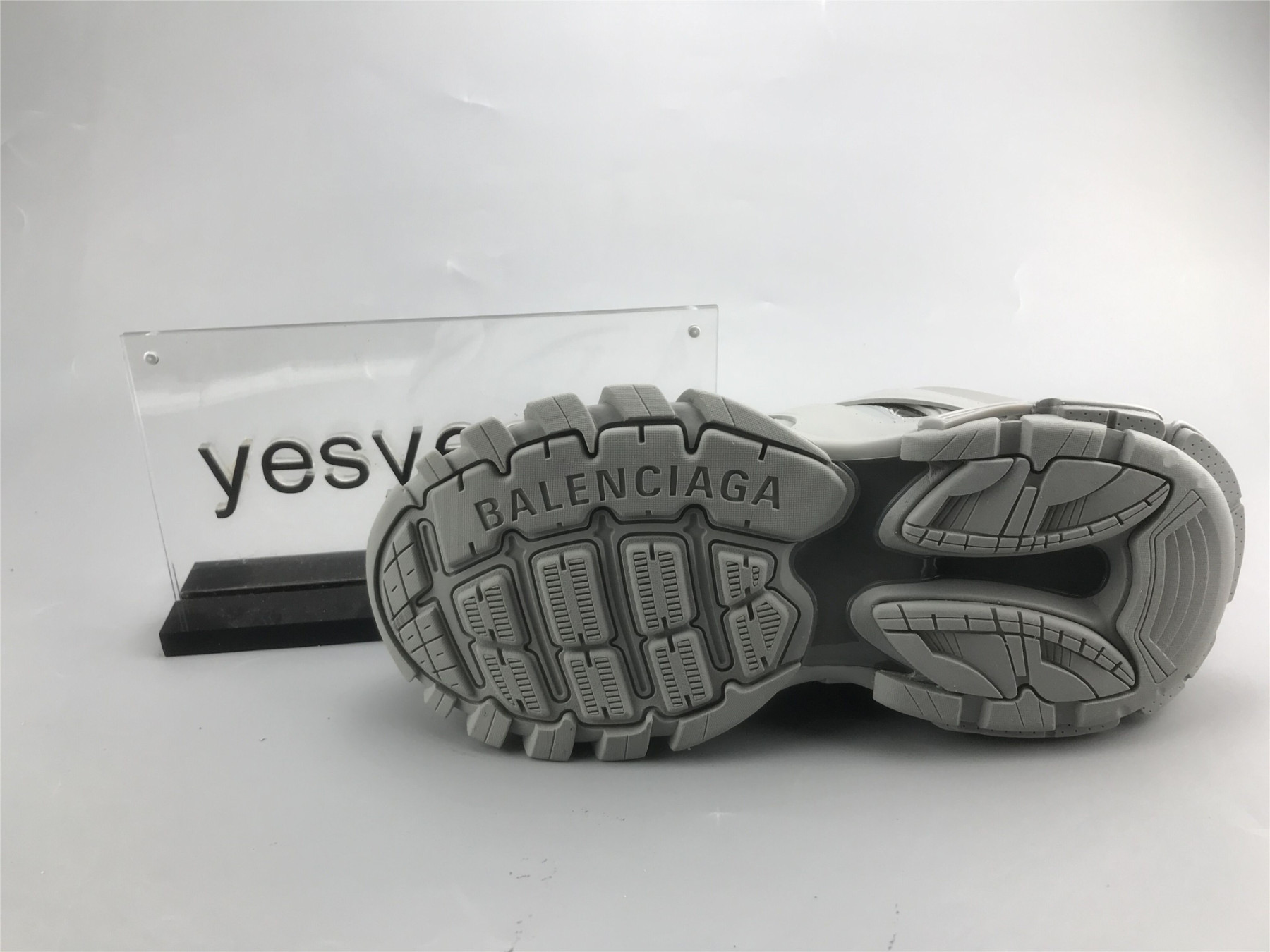 UA TRACK TRAINER IN GREY SNEAKER