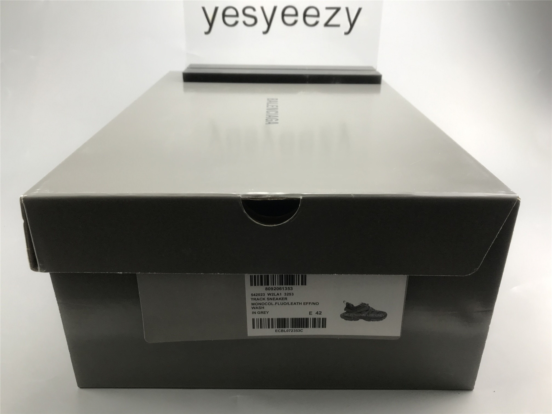 UA TRACK TRAINER IN GREY SNEAKER