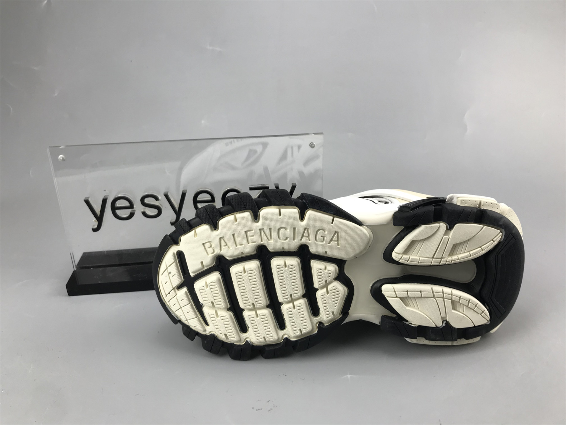 UA TRACK SNEAKER WHITE BLACK