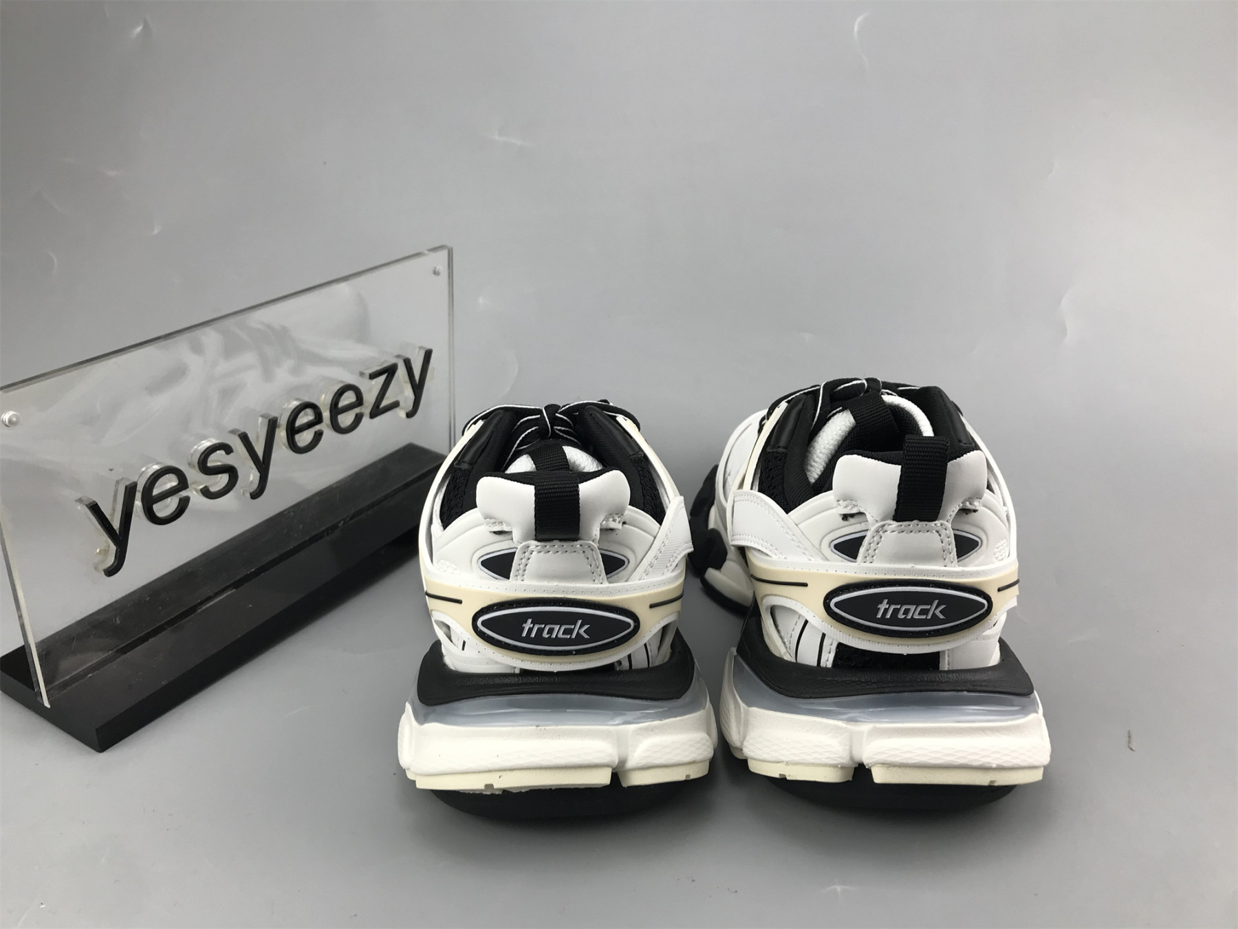 UA TRACK SNEAKER WHITE BLACK