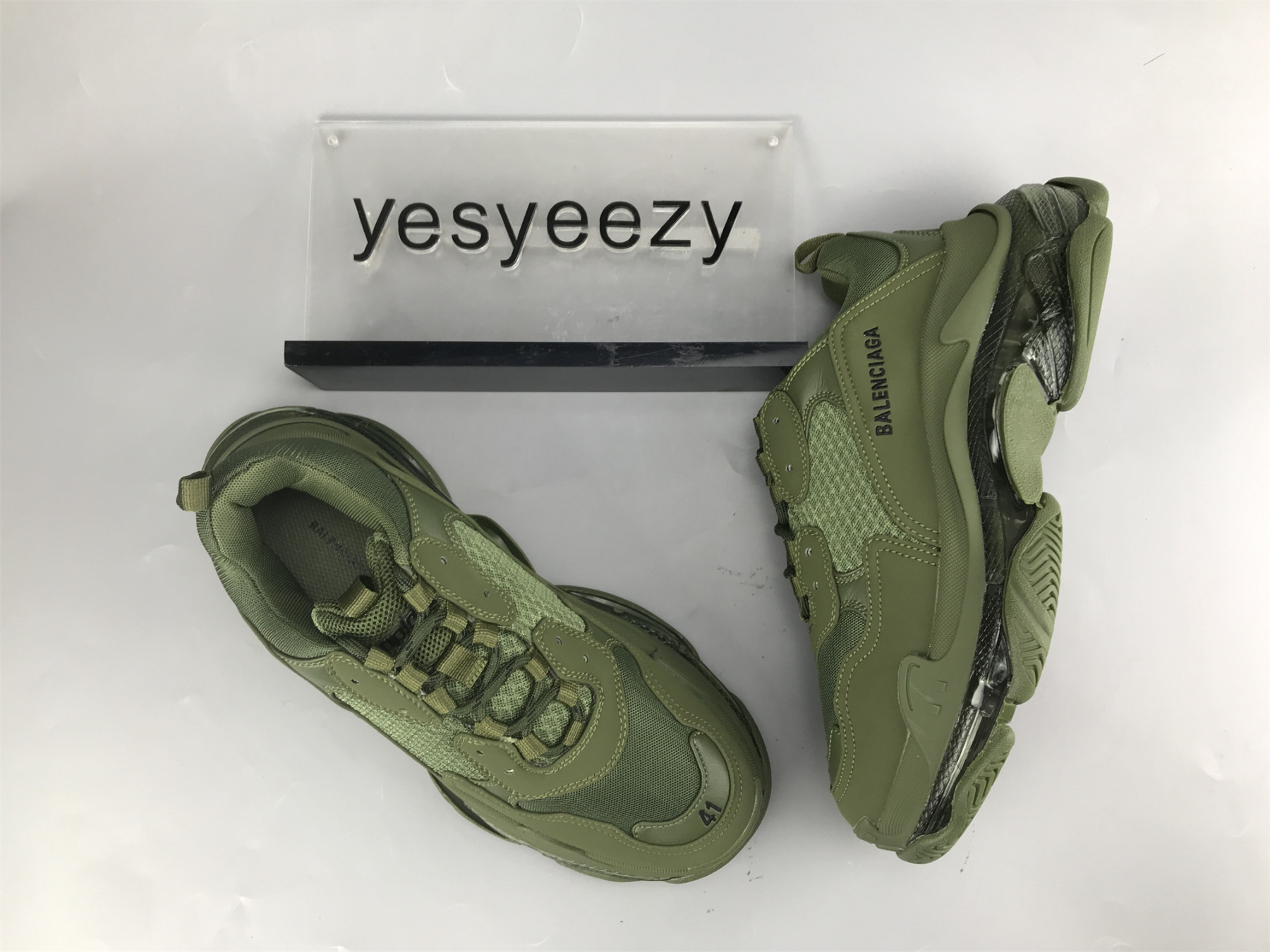 UA TRIPLE S CLEAR SOLE ARMY GREEN