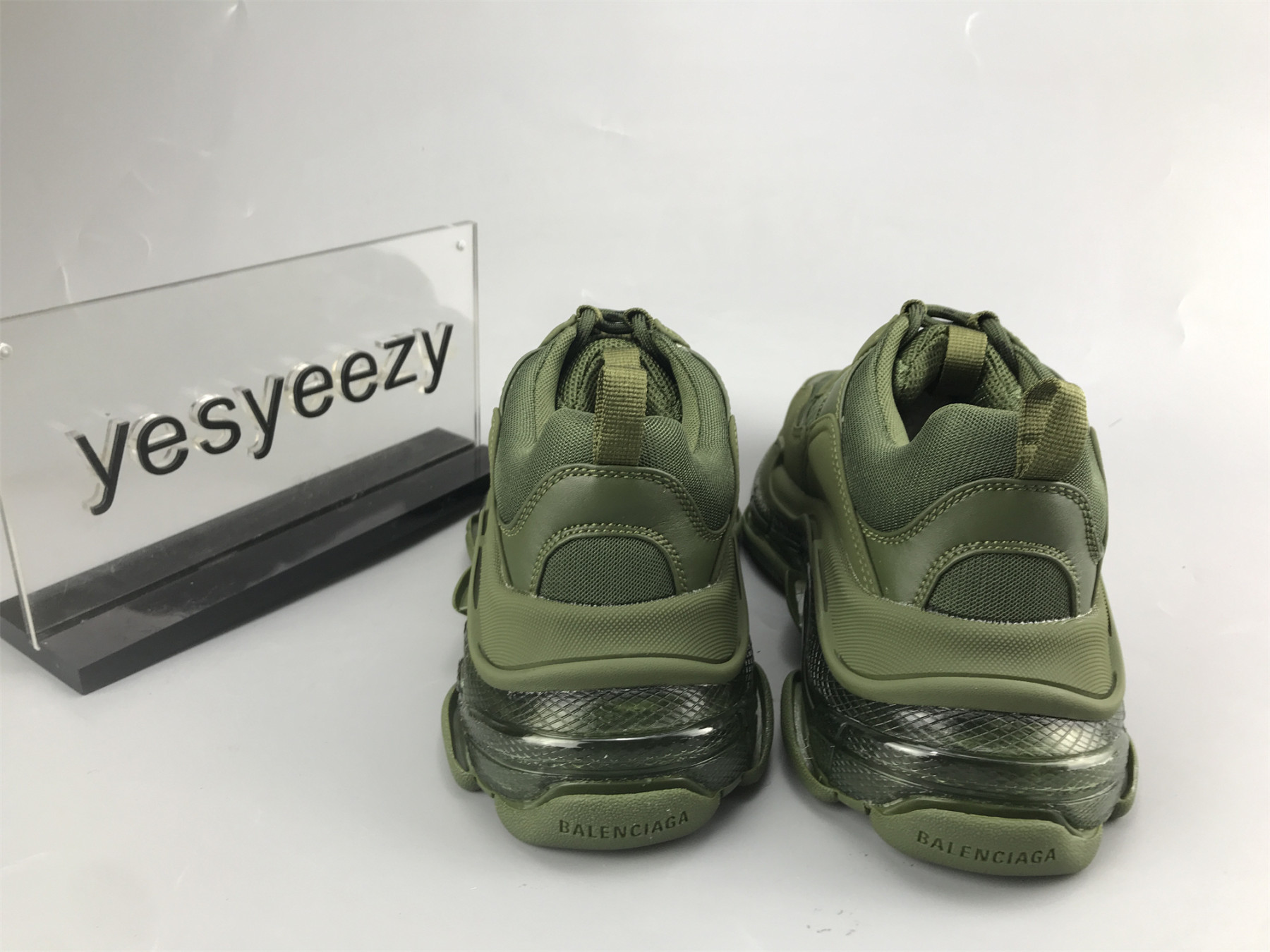 UA TRIPLE S CLEAR SOLE ARMY GREEN