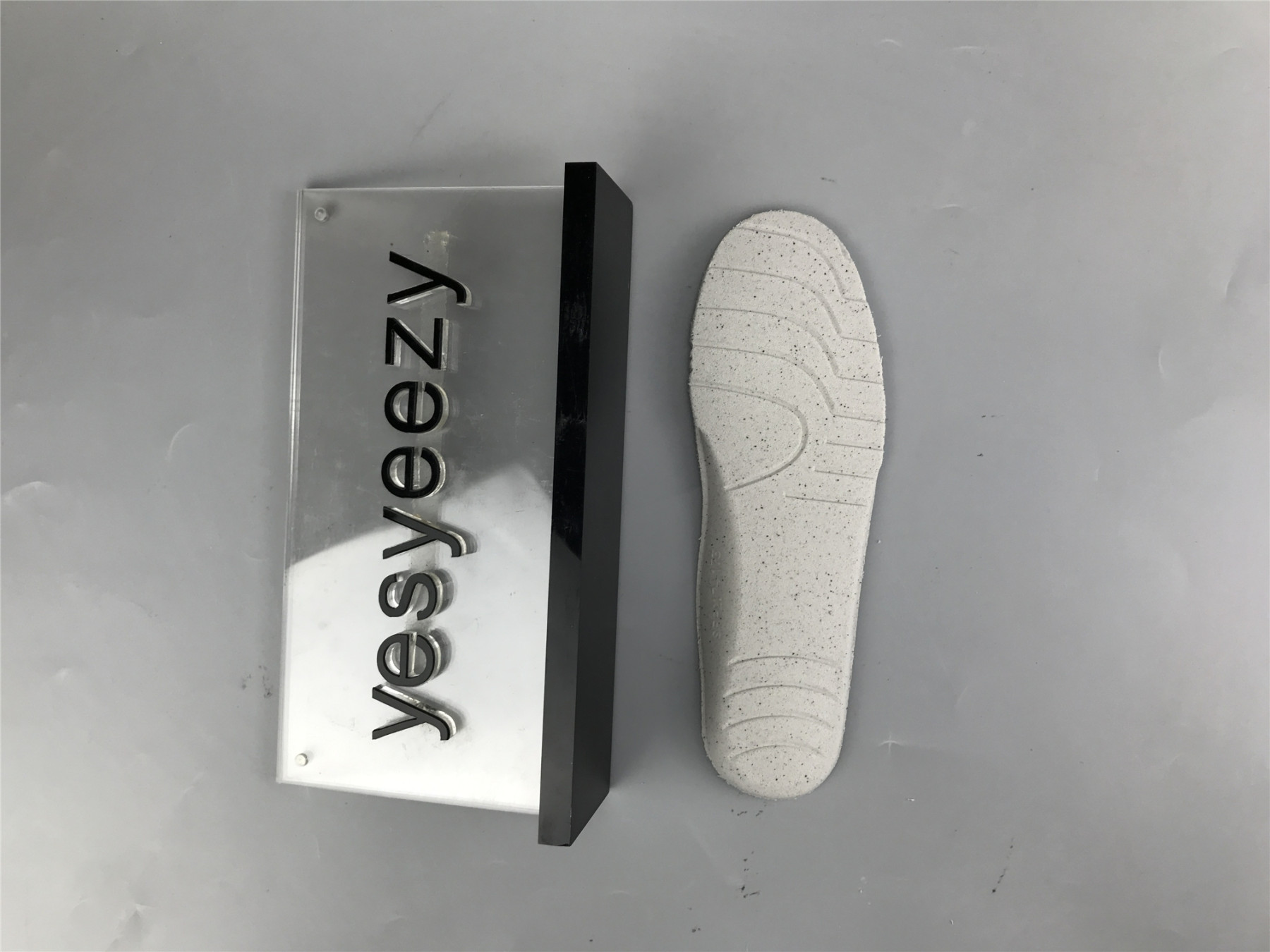 UA TRIPLE S SNEAKER WHITE METAL GREY