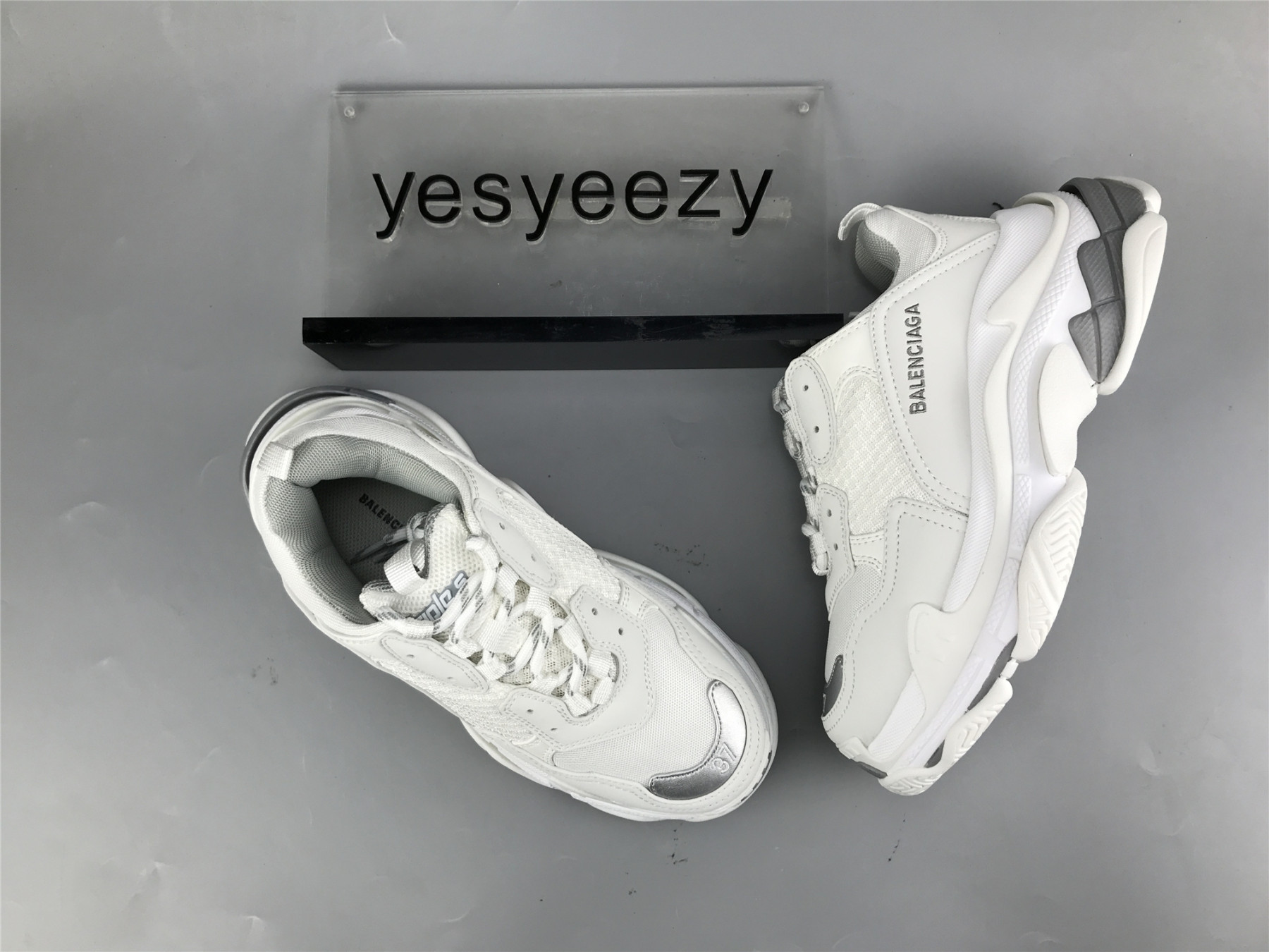 UA TRIPLE S SNEAKER WHITE METAL GREY
