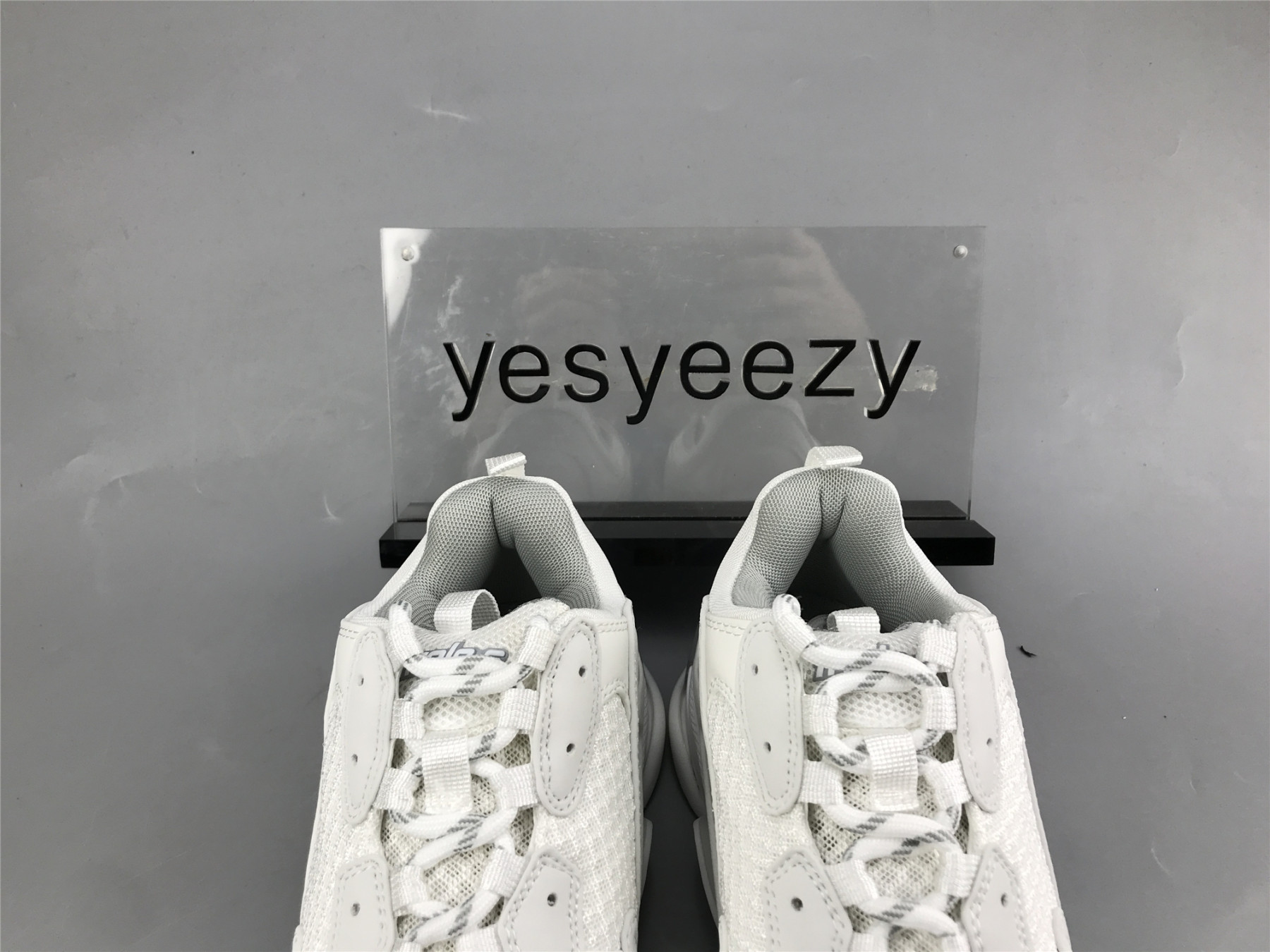 UA TRIPLE S SNEAKER WHITE METAL GREY