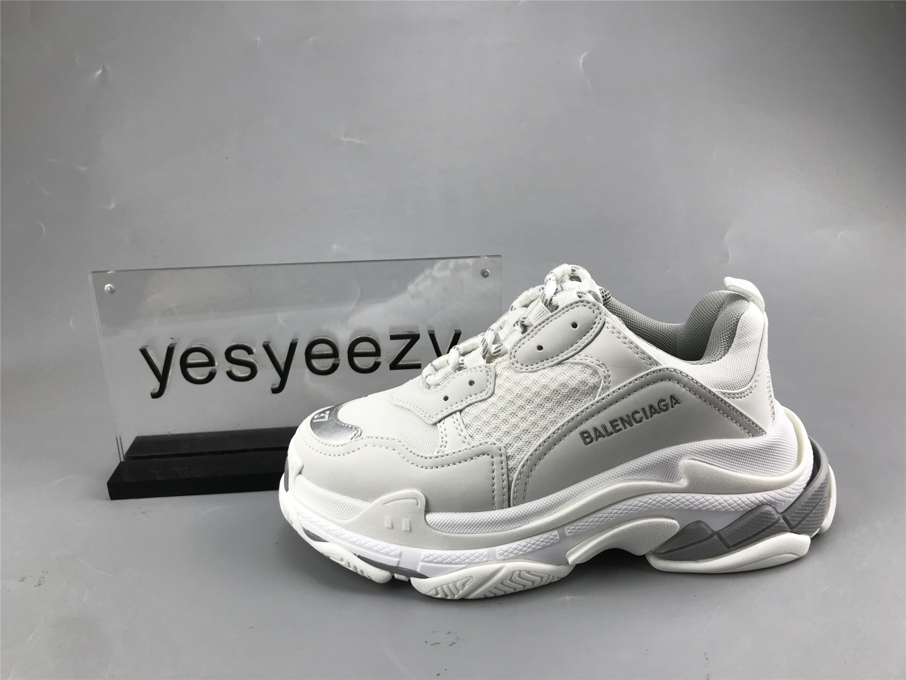UA TRIPLE S SNEAKER WHITE METAL GREY