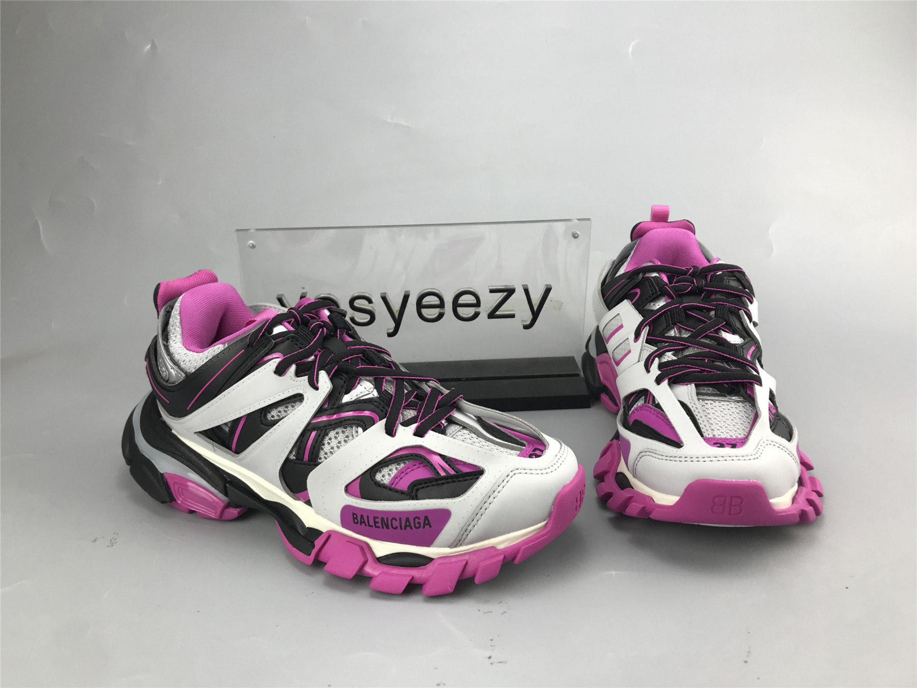 UA TRACK SNEAKER LT.GREY BLACK PURPLE RED