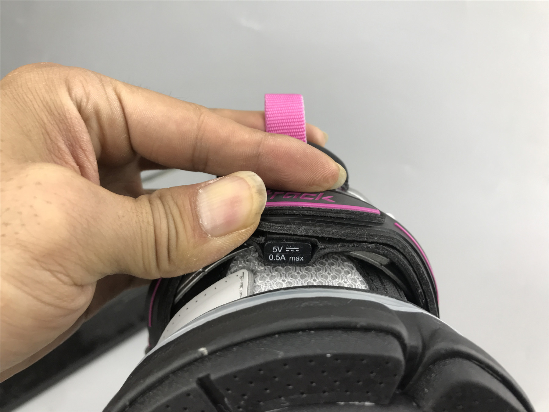 UA TRACK SNEAKER LT.GREY BLACK PURPLE RED