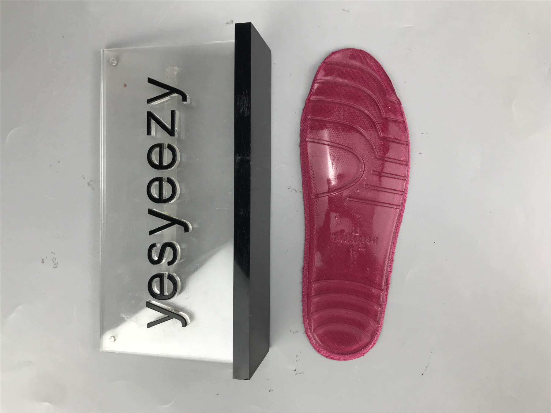 UA TRACK SNEAKER LT.GREY BLACK PURPLE RED