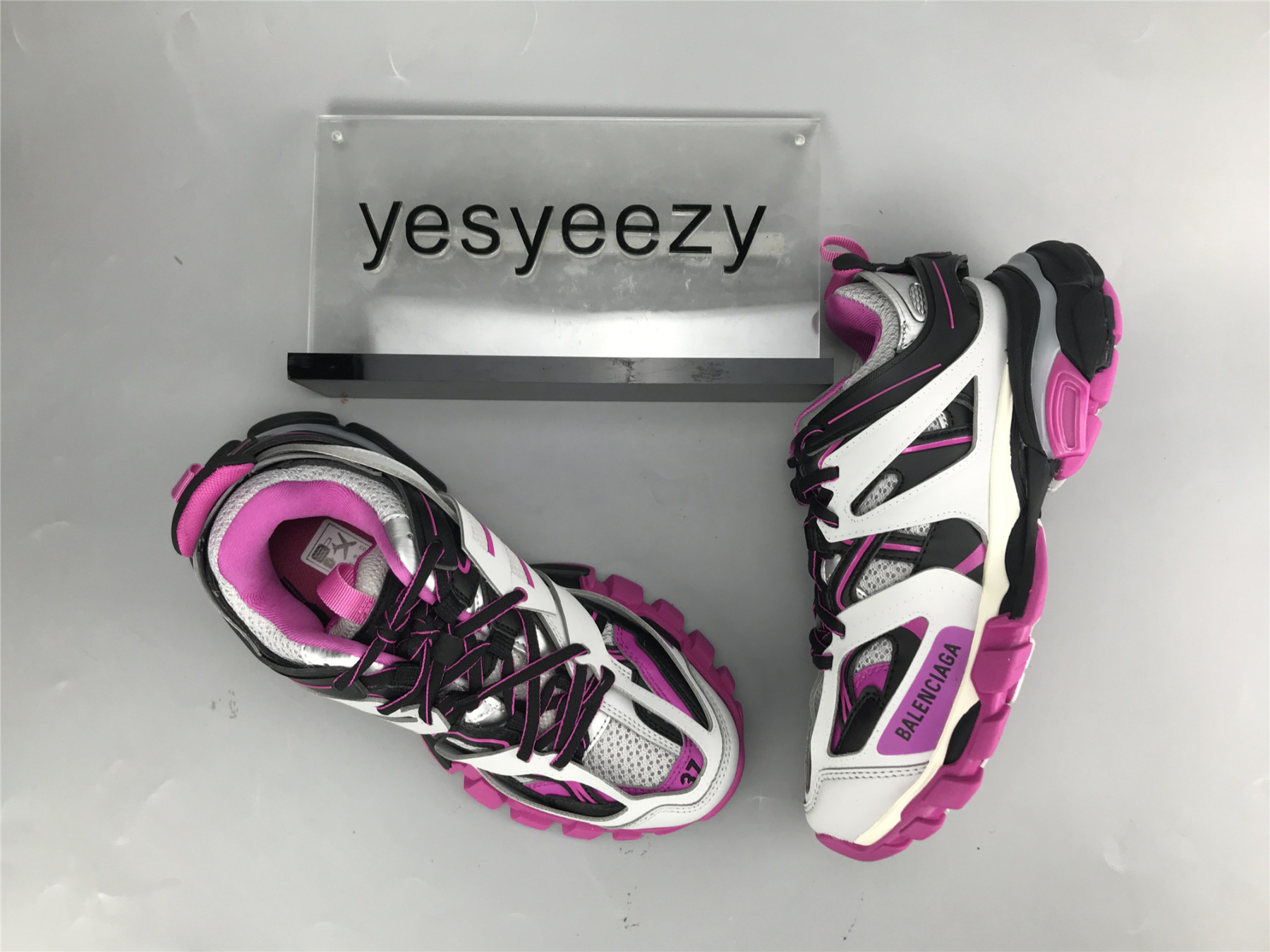 UA TRACK SNEAKER LT.GREY BLACK PURPLE RED