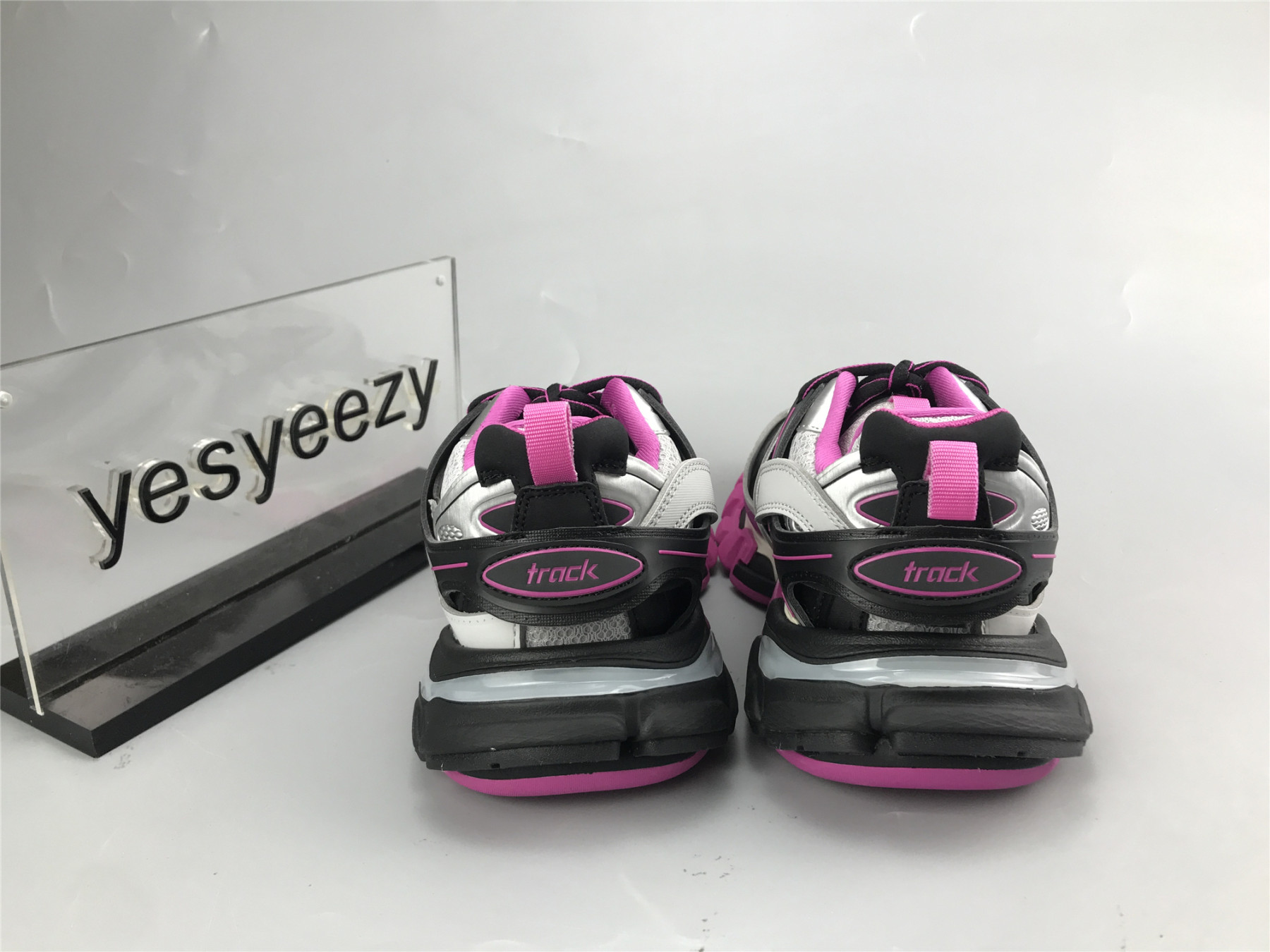UA TRACK SNEAKER LT.GREY BLACK PURPLE RED