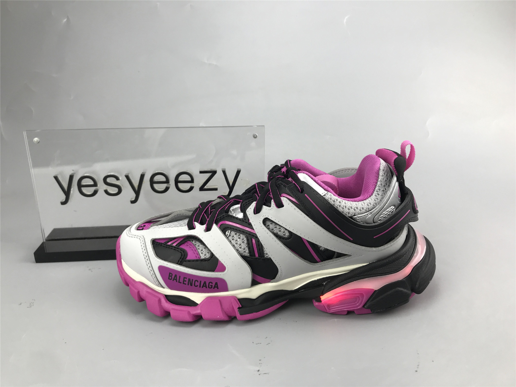 UA TRACK SNEAKER LT.GREY BLACK PURPLE RED