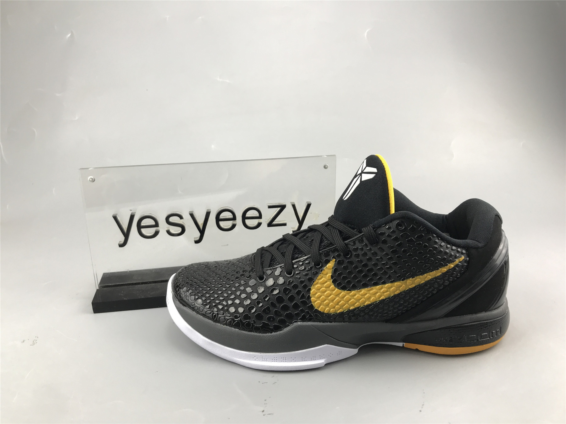 UA NIKE ZOOM KOBE 6 