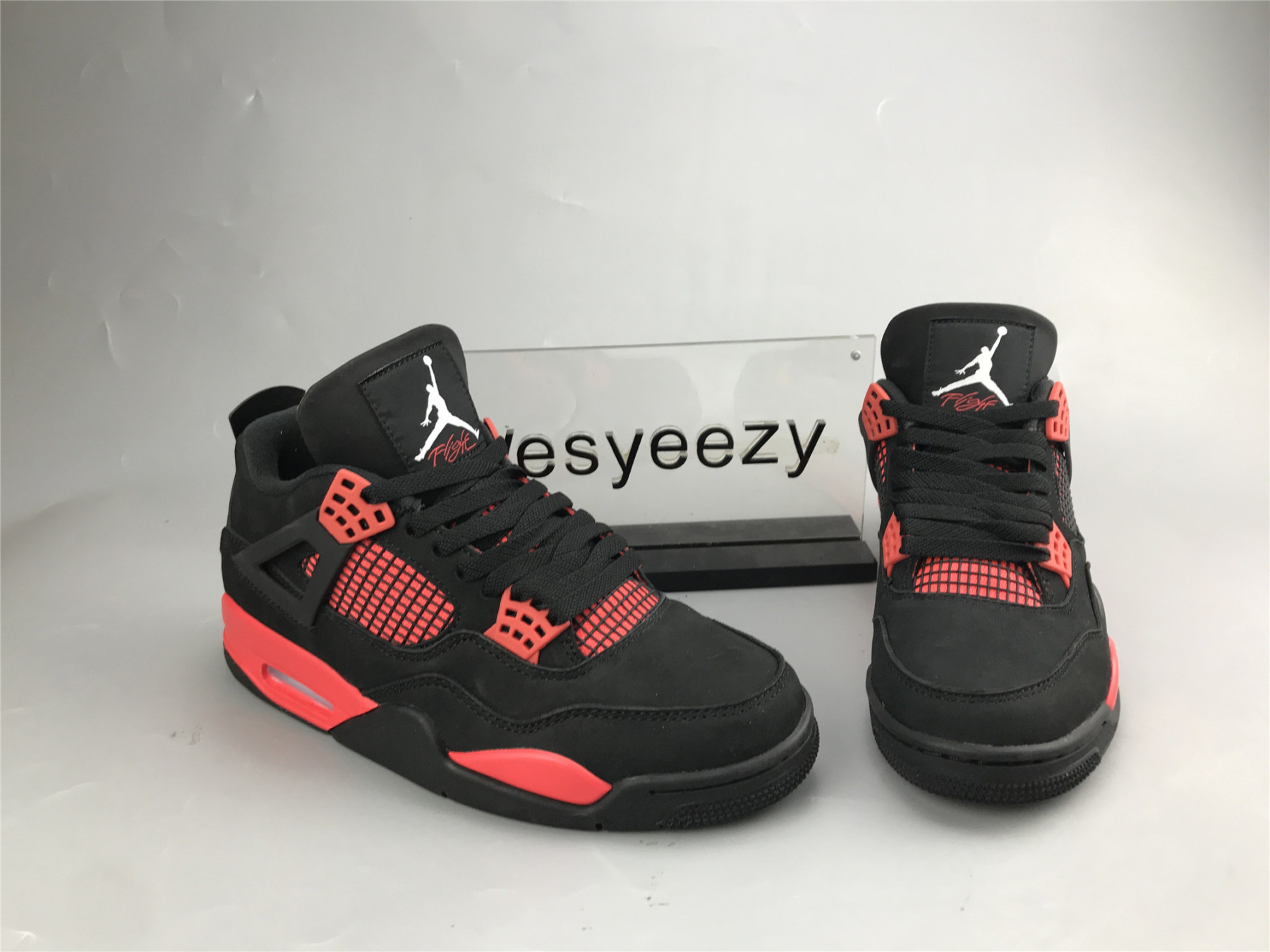 UA AIR JORDAN 4 RETRO 