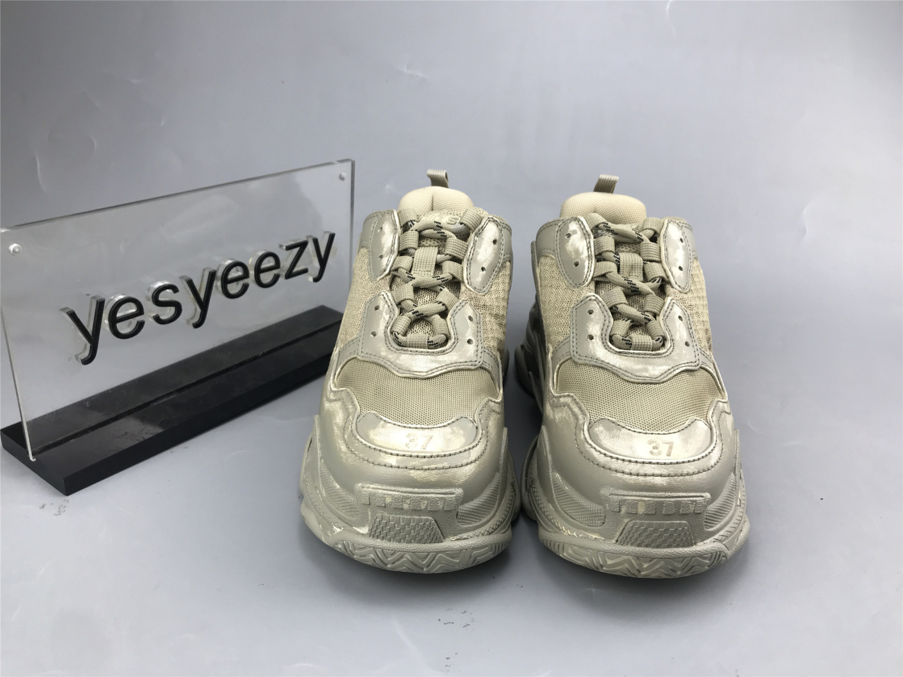 UA TRIPLE S SNEAKER LIGHT BEIGE