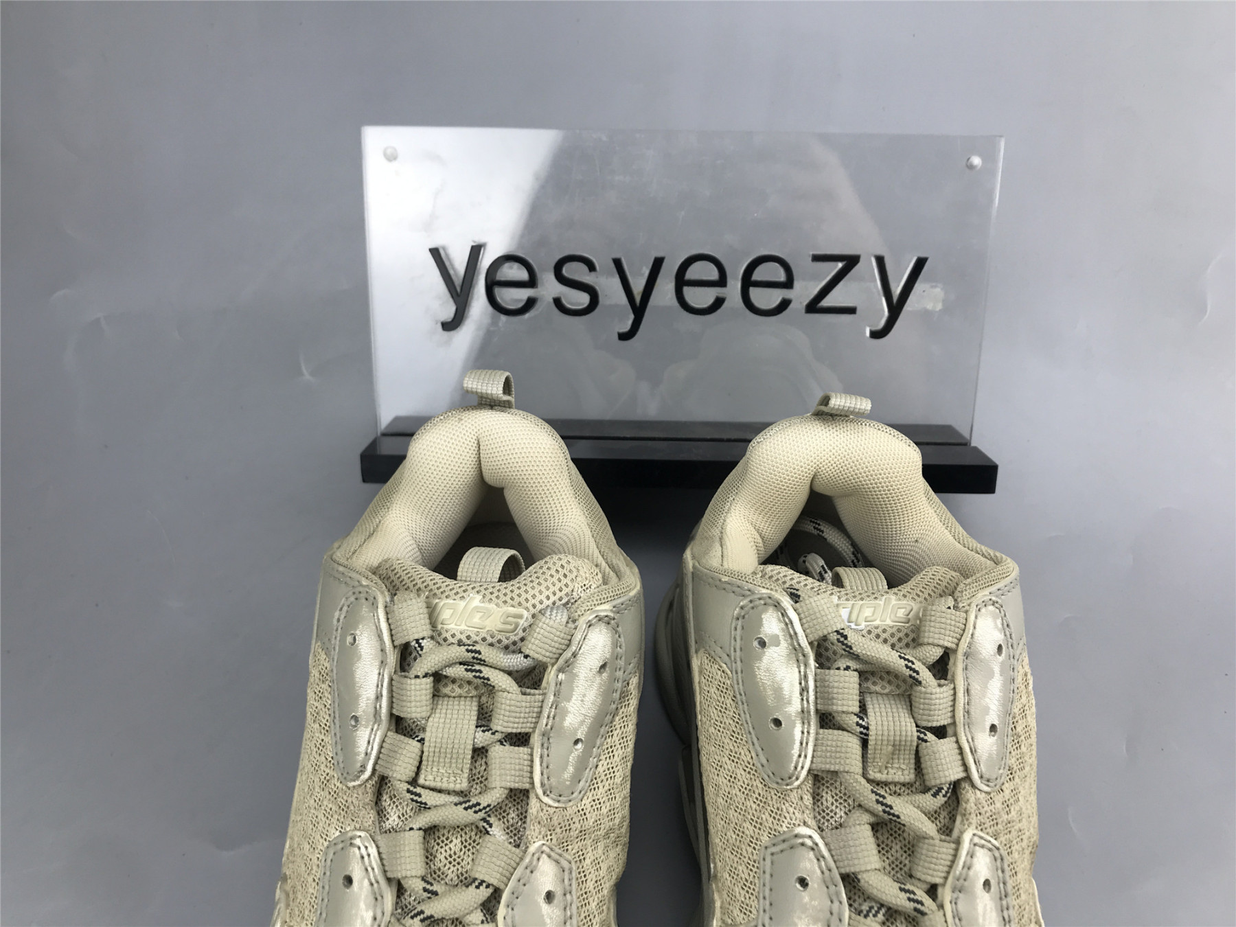 UA TRIPLE S SNEAKER LIGHT BEIGE