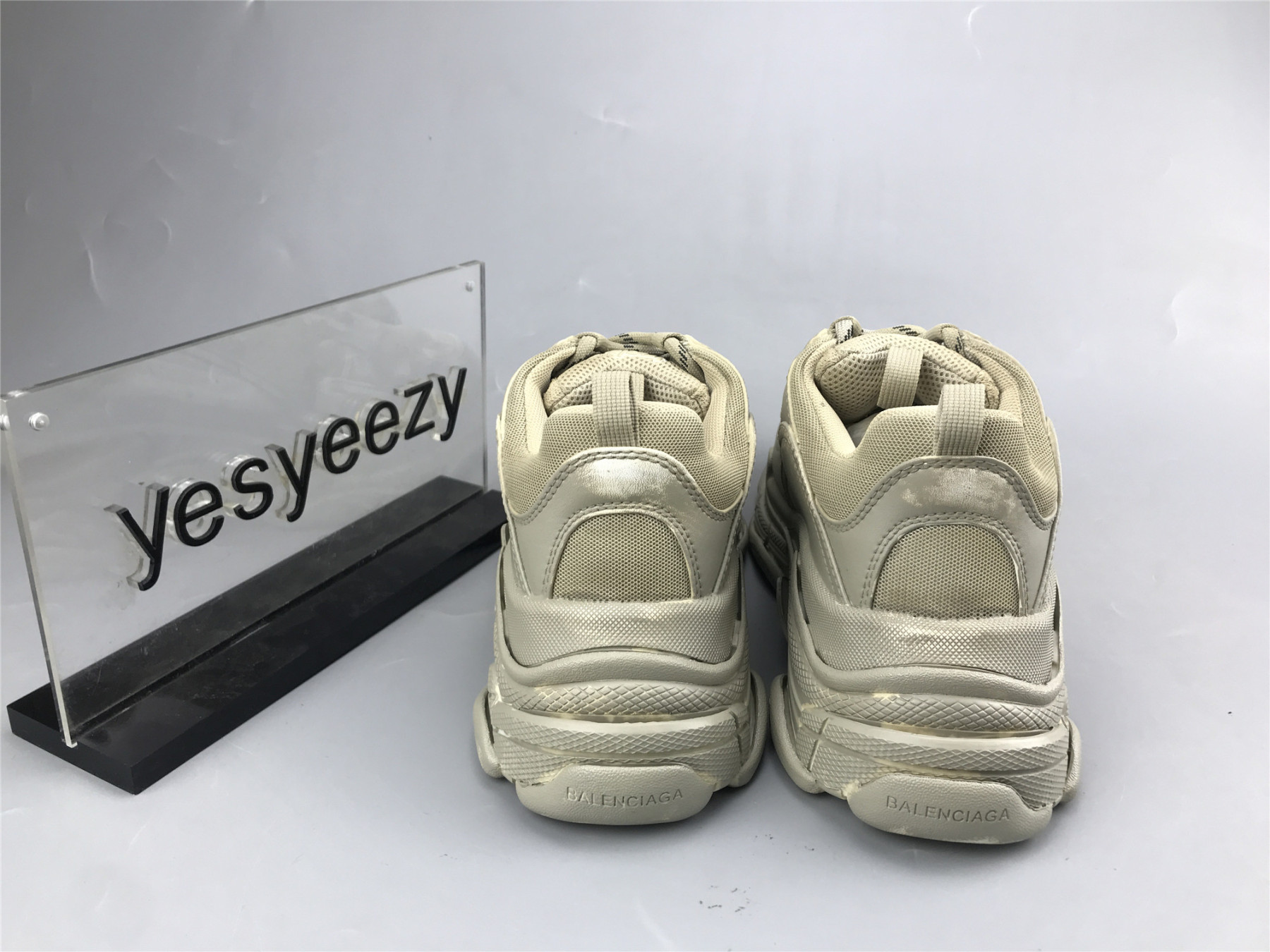 UA TRIPLE S SNEAKER LIGHT BEIGE