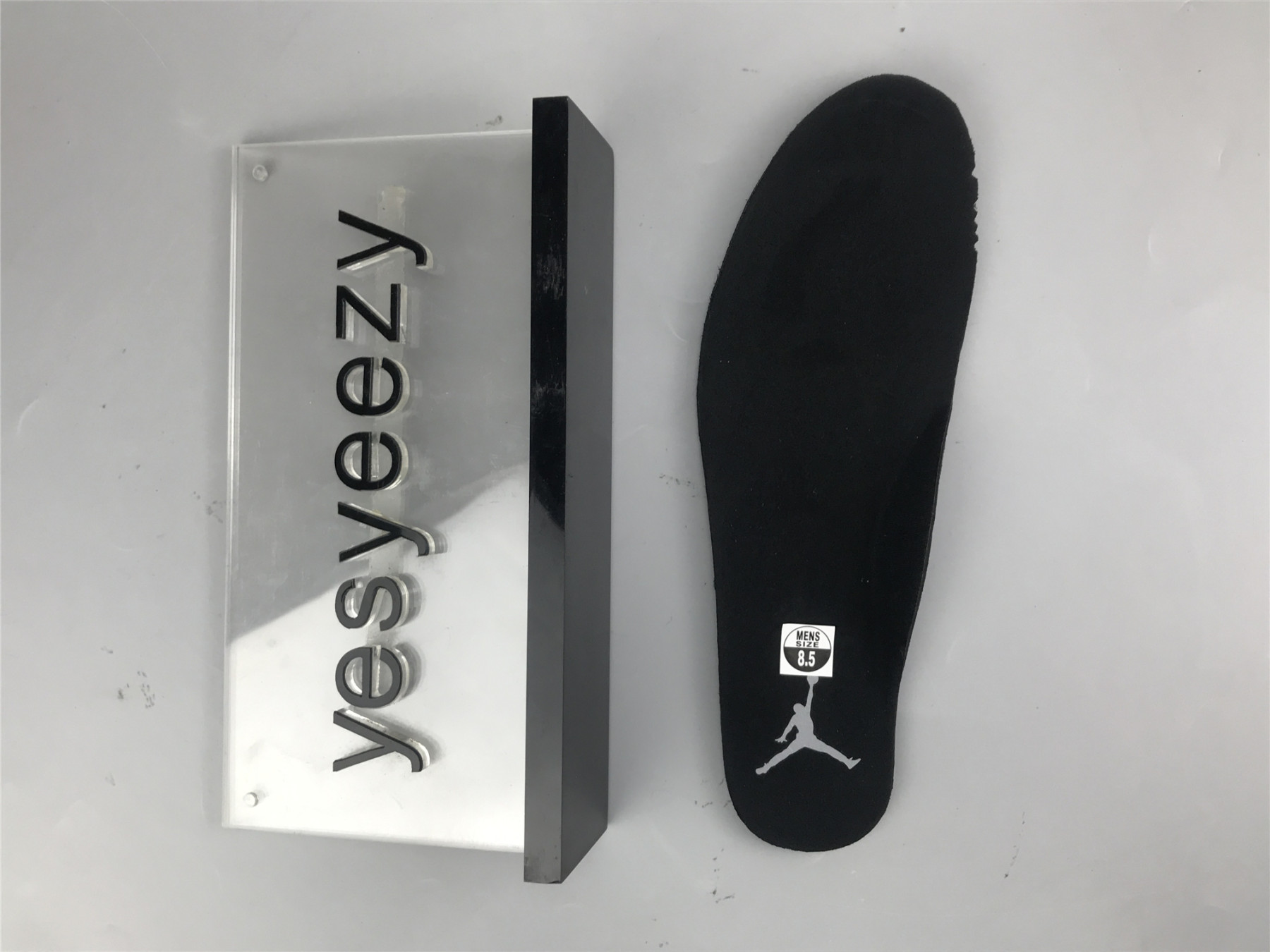 UA AIR JORDAN 11 RETRO 