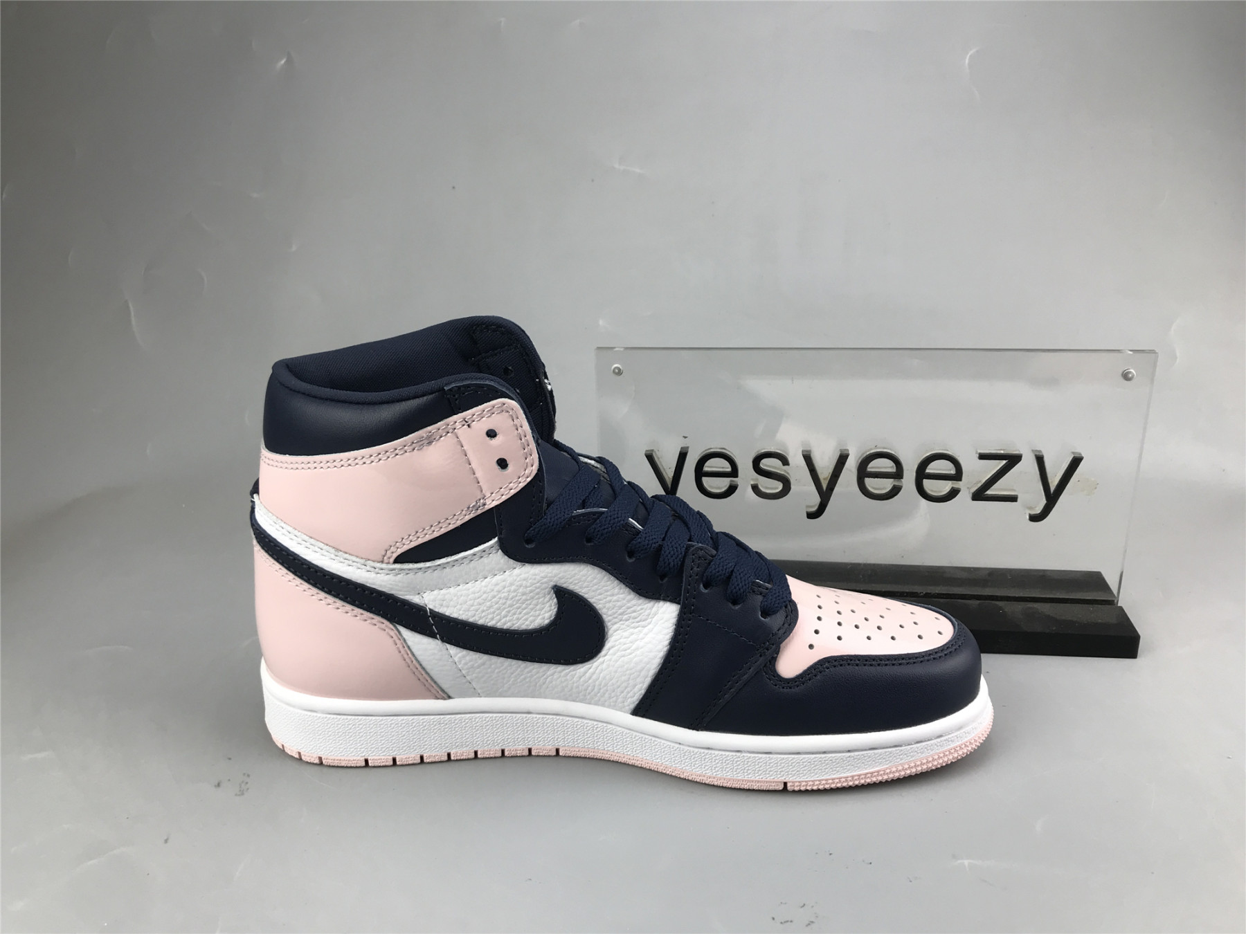 UA WMNS AIR JORDAN 1 RETRO HIGH OG SE 