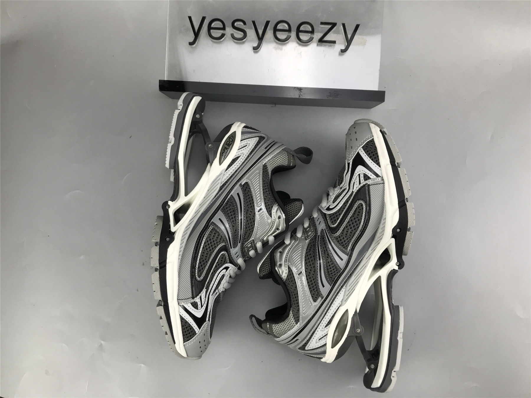 UA X-PANDER GRAY