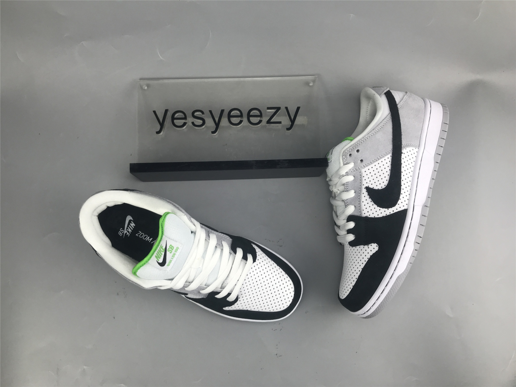 ua nike dunk low sb 
