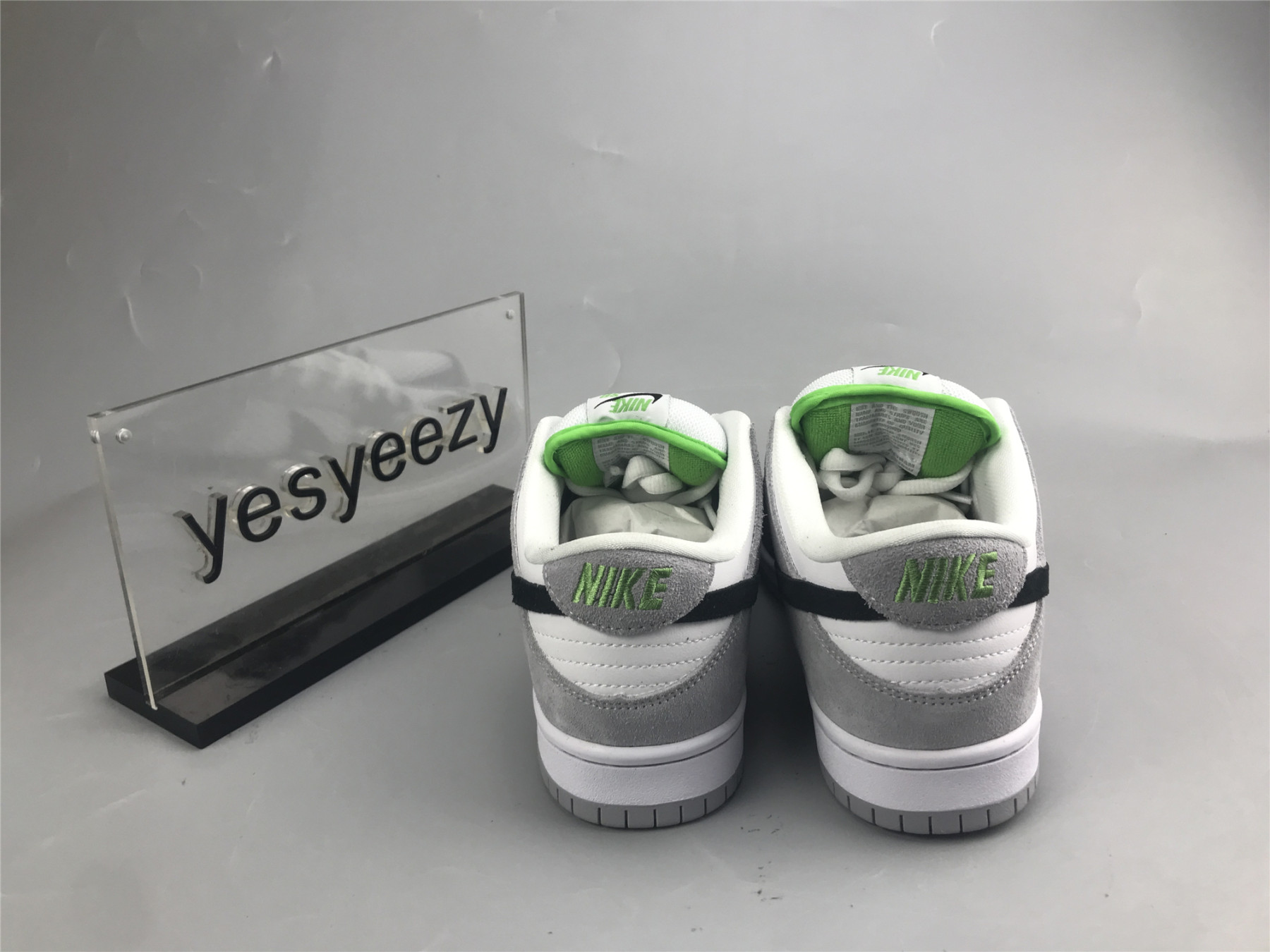 ua nike dunk low sb 