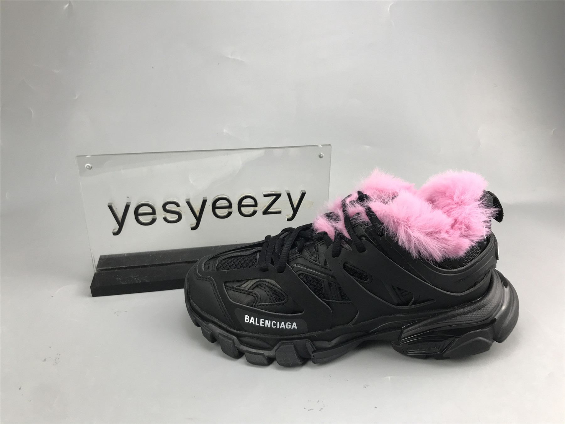 UA TRACK FUR SNEAKER BLACK PINK