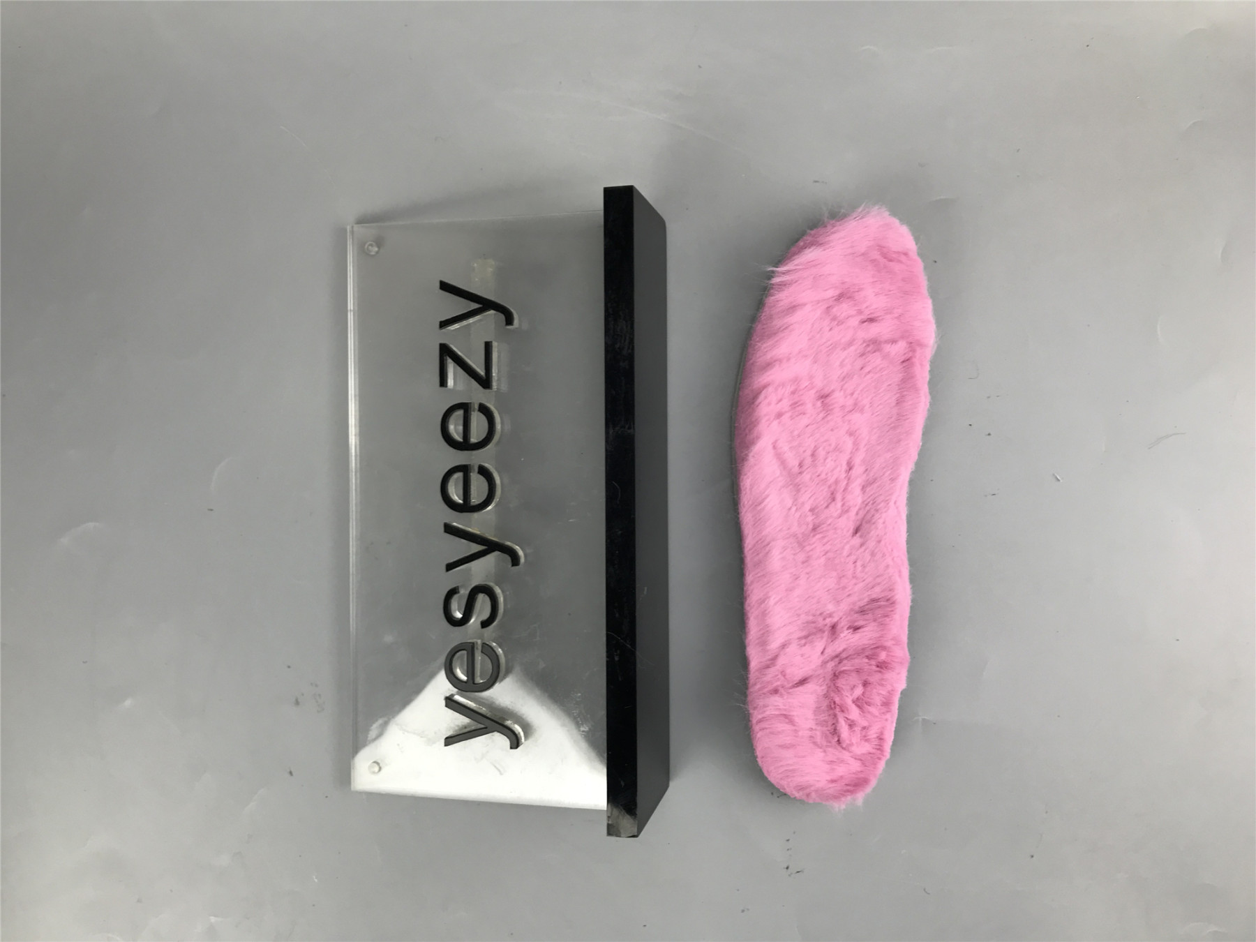 UA TRACK FUR SNEAKER BLACK PINK