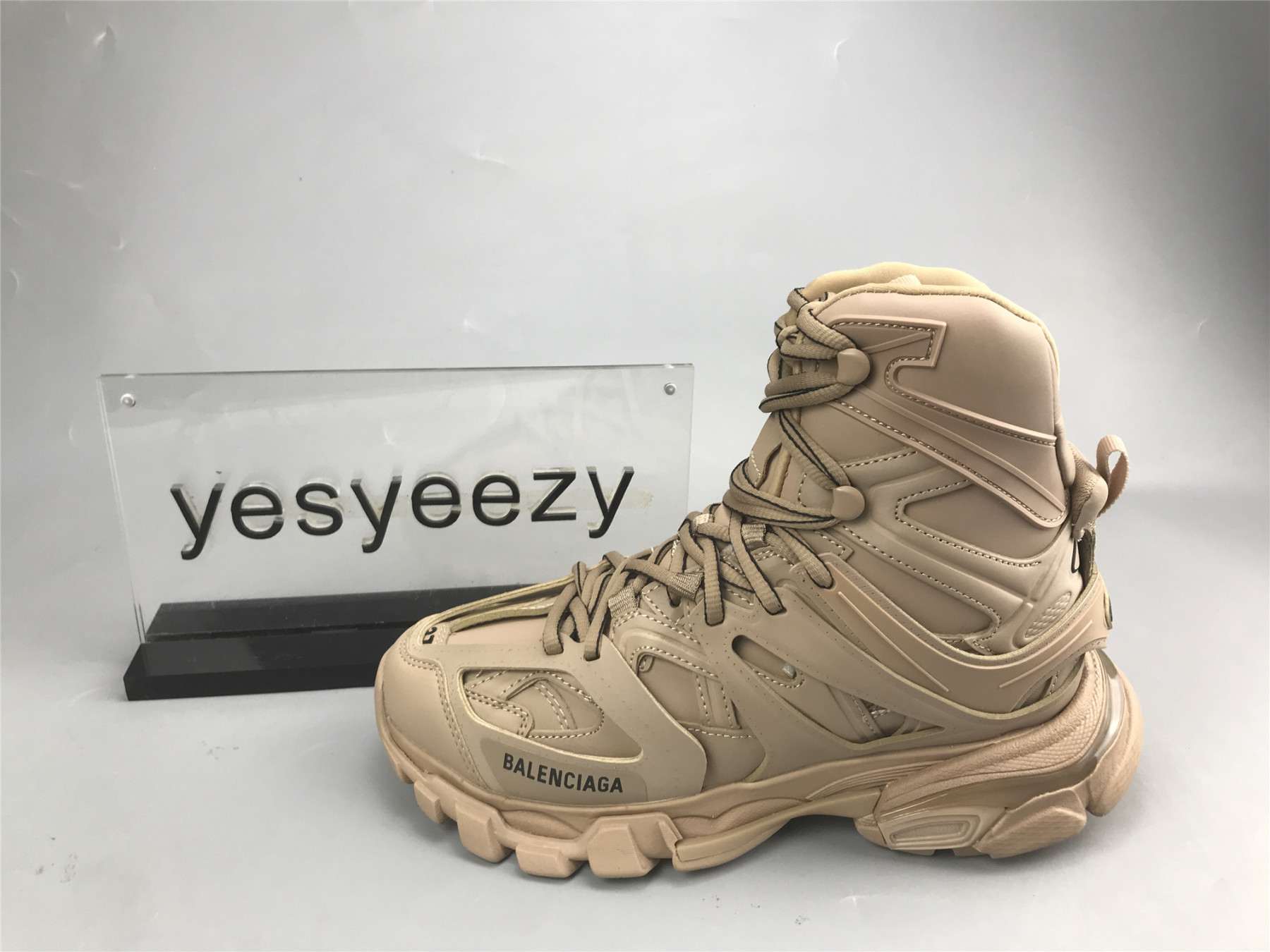 UA TRACK HIKE COFFEE BROWN
