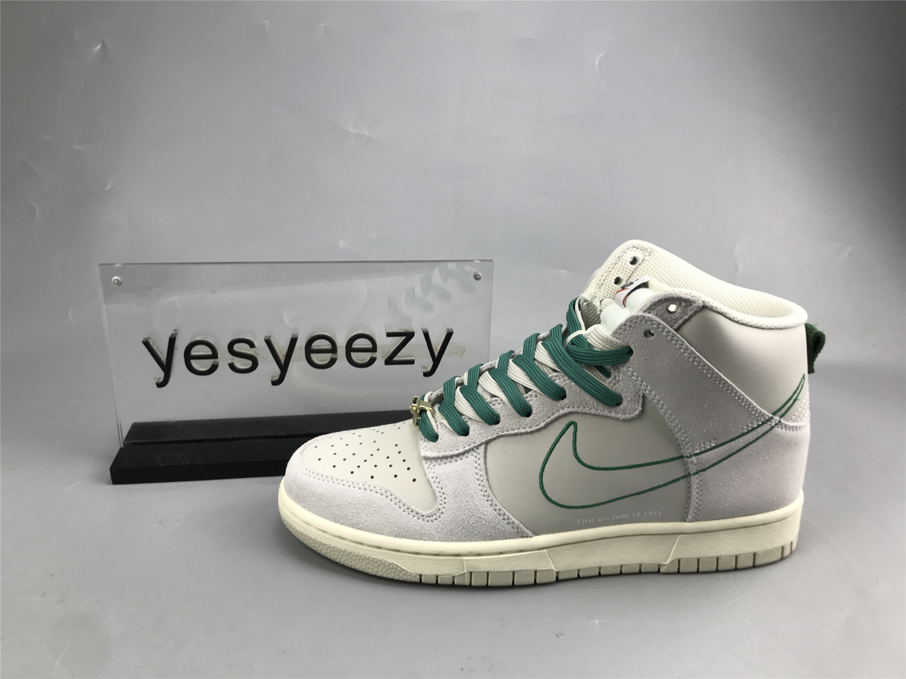 UA NIKE DUNK HIGH SE GS 