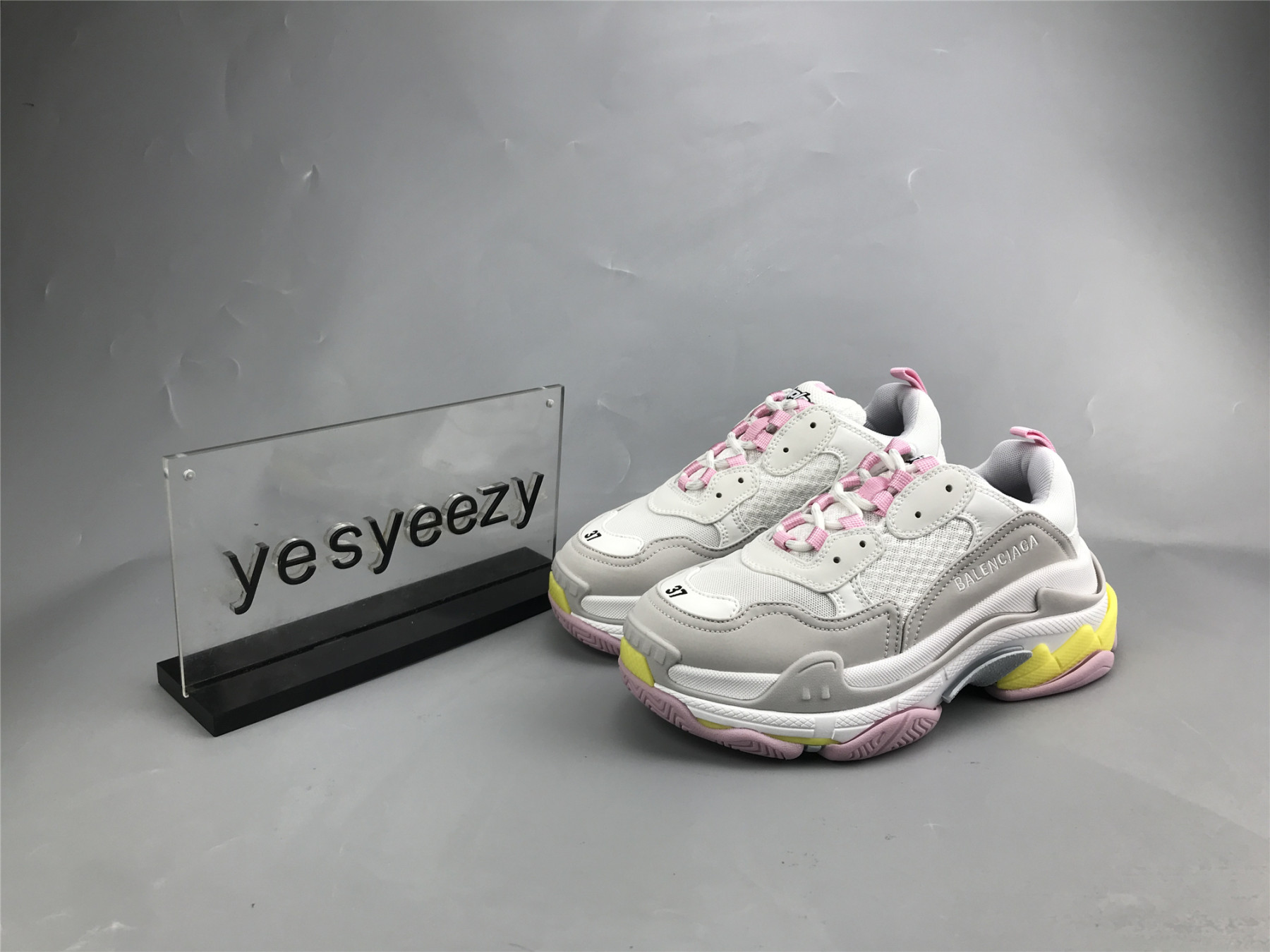 UA TRIPLE S SNEAKER YE PINK BLU GRE BK
