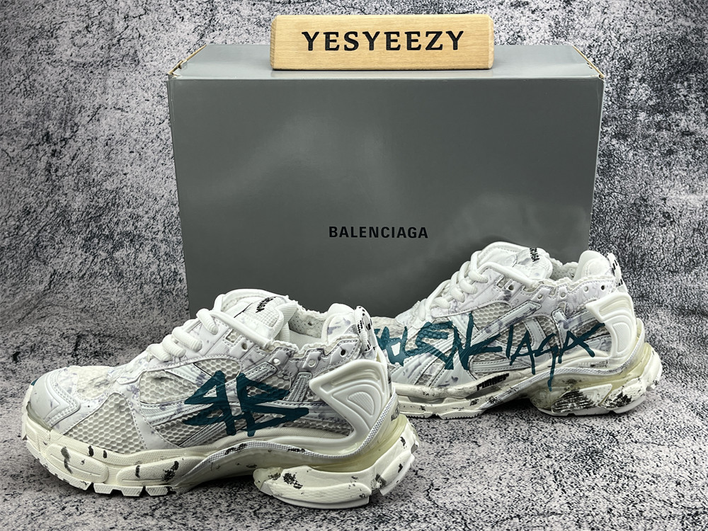 ua Ba1en*iaga runner graffiti white blue