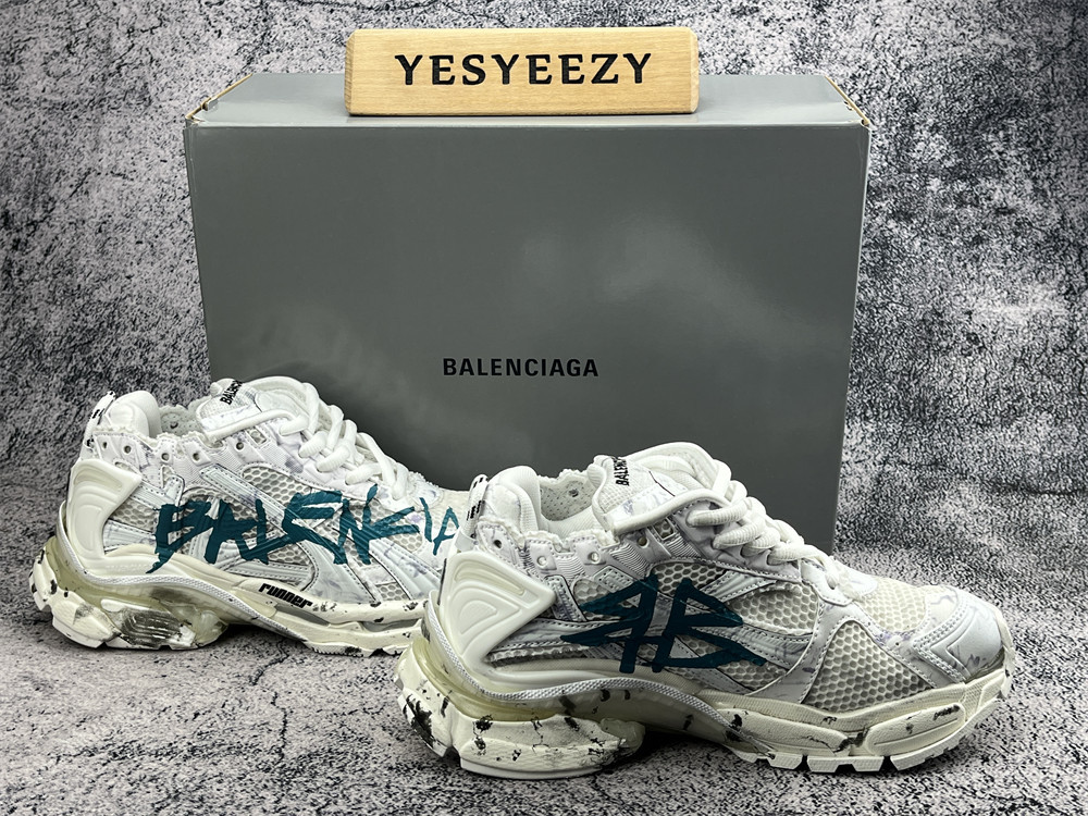 ua Ba1en*iaga runner graffiti white blue