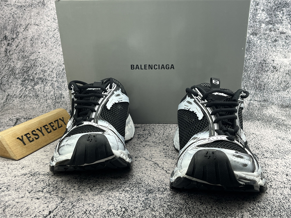 ua Ba1en*iaga stapler sneakers
