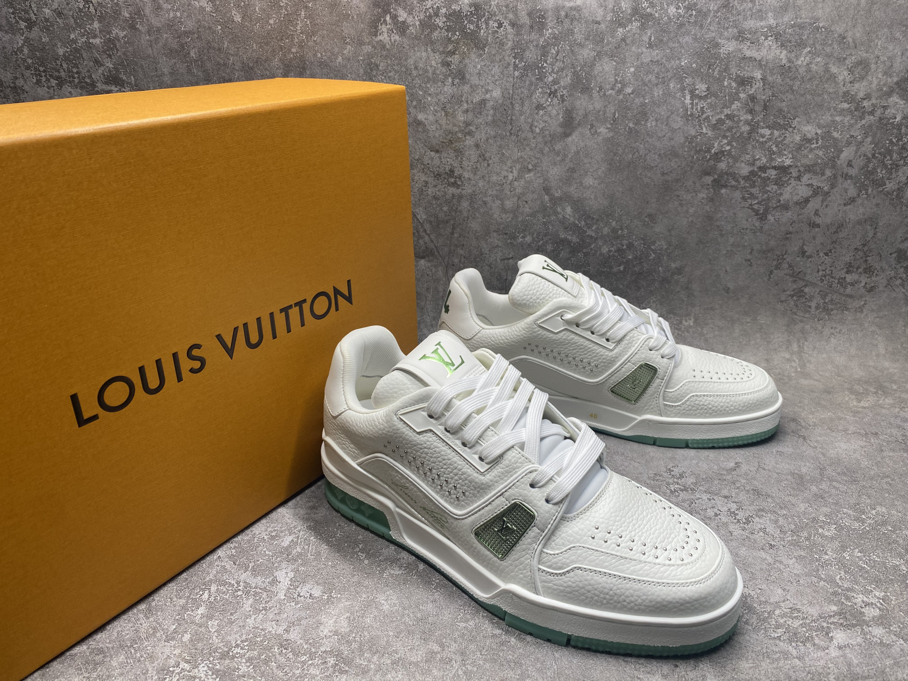 UA LV trainer Sneakers