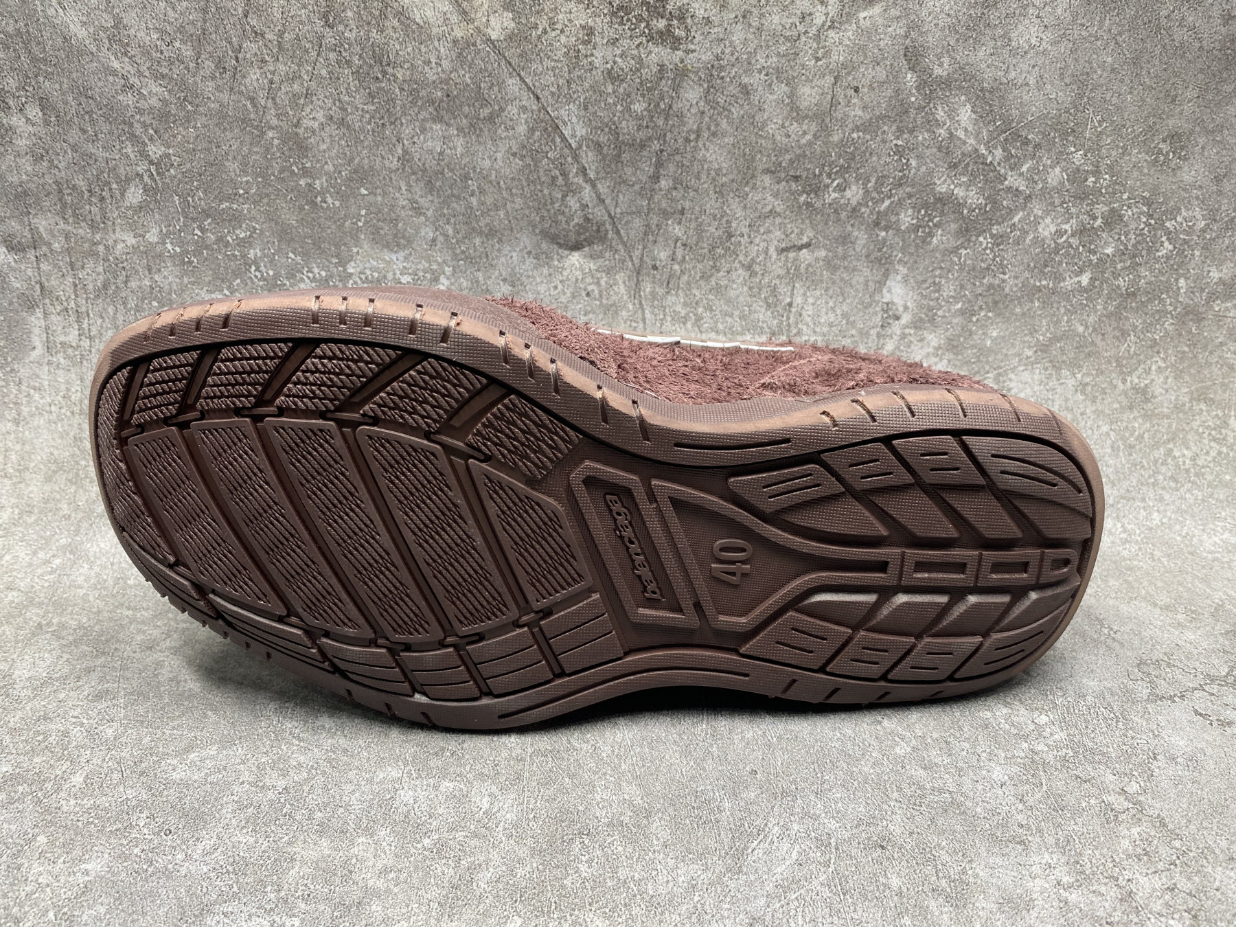 ua Ba1en*iaga hamptons worn-out sneaker (run one size large)