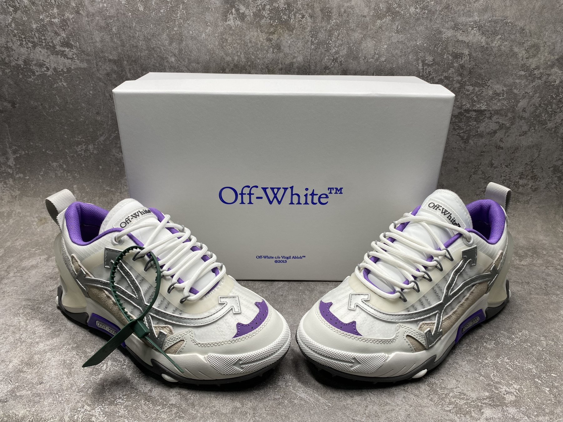 UA Off-White Odsy-2000 Sneaker