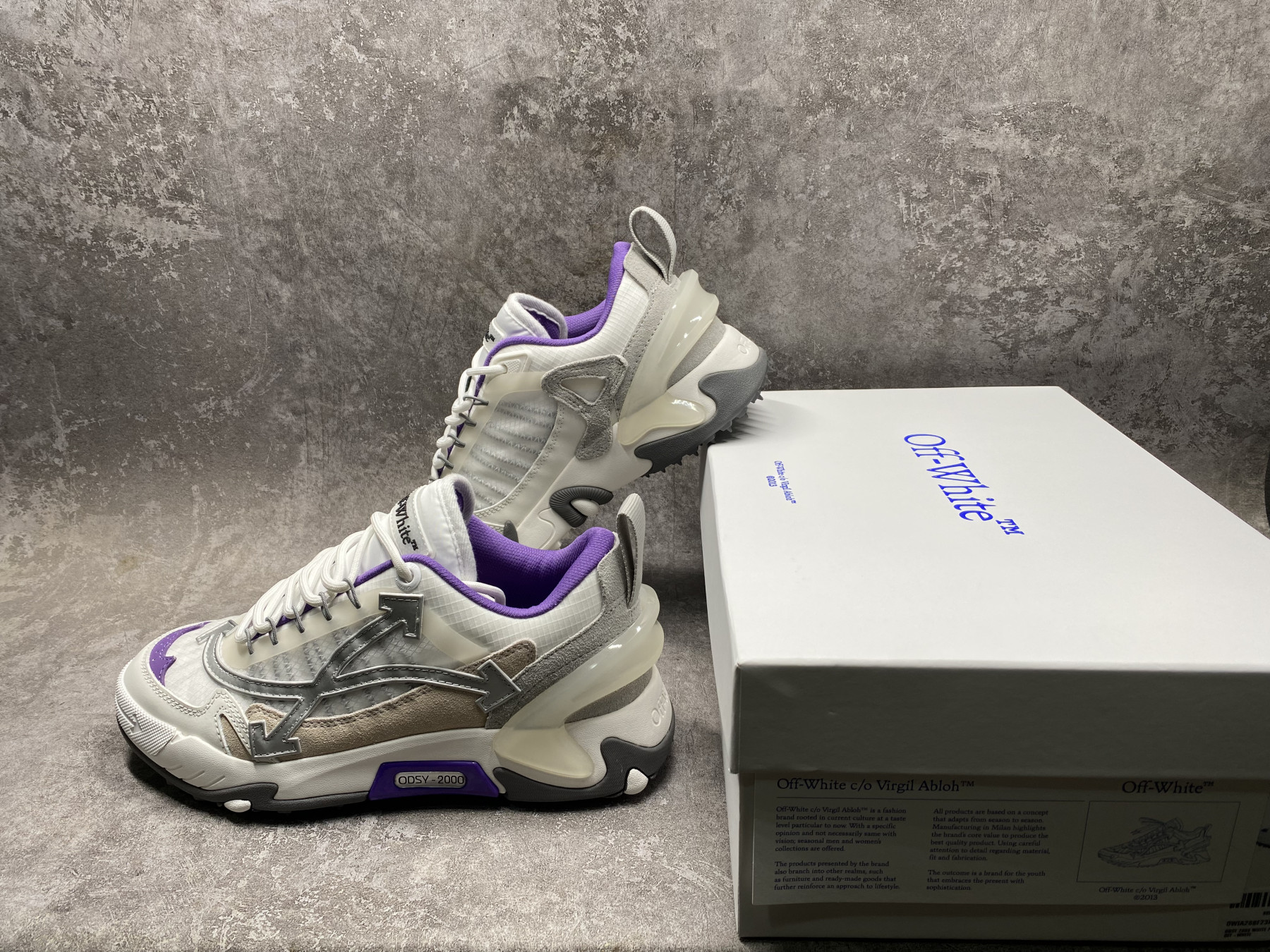 UA Off-White Odsy-2000 Sneaker