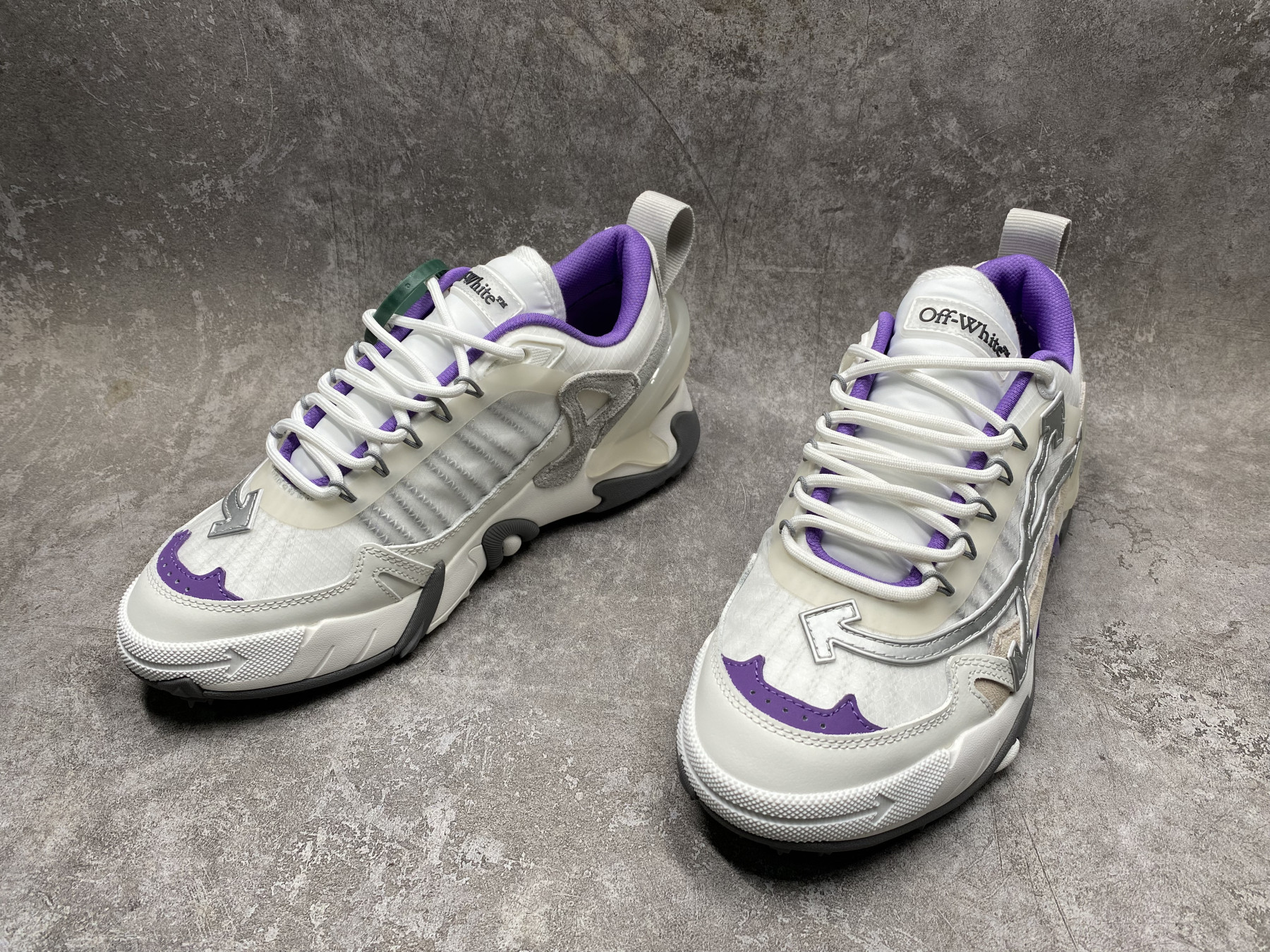 UA Off-White Odsy-2000 Sneaker
