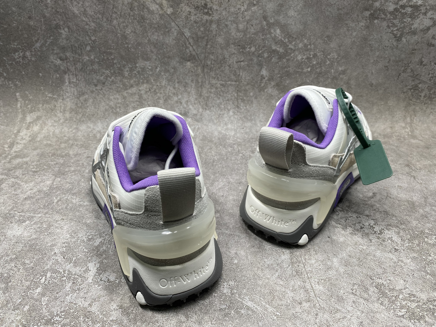UA Off-White Odsy-2000 Sneaker