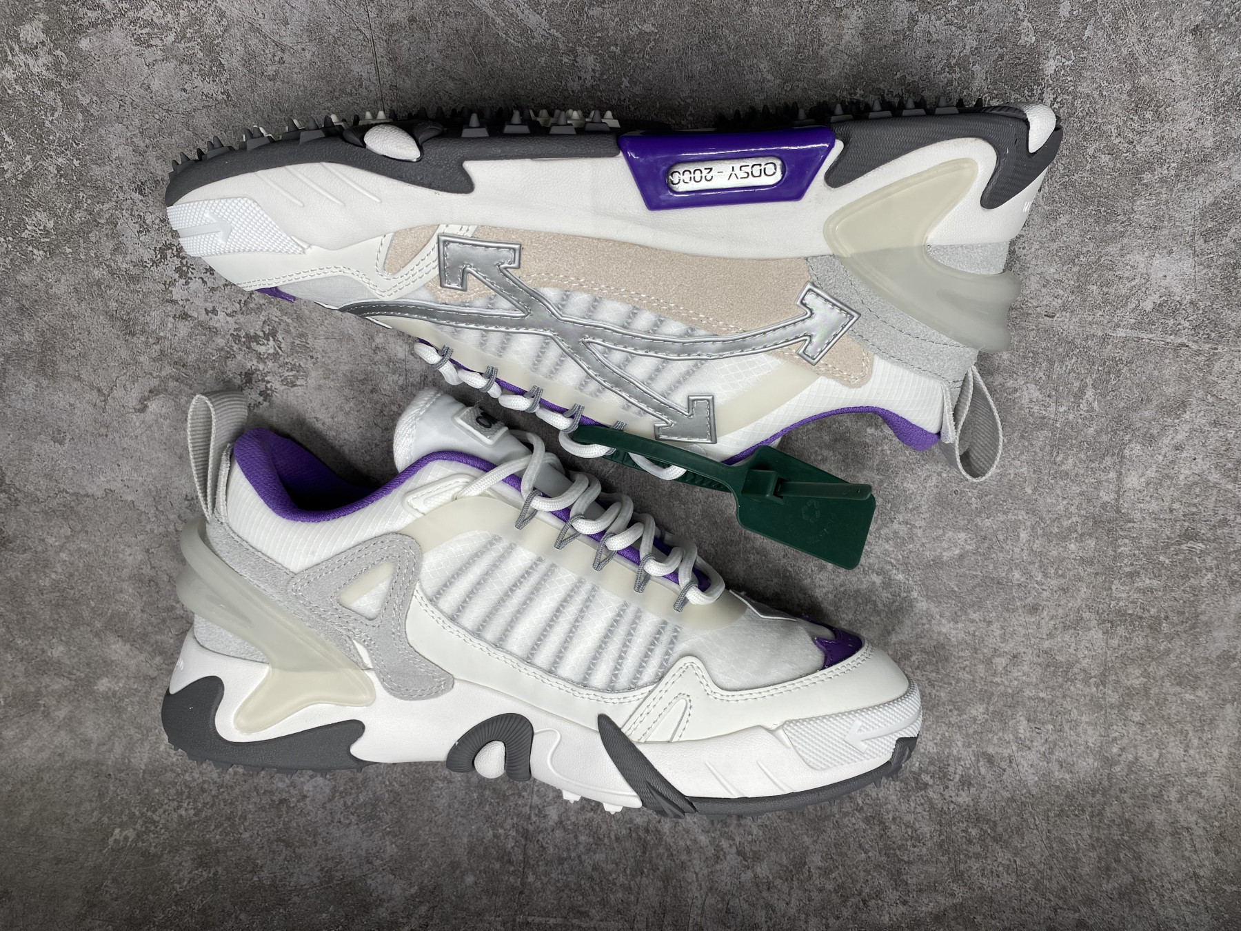 UA Off-White Odsy-2000 Sneaker