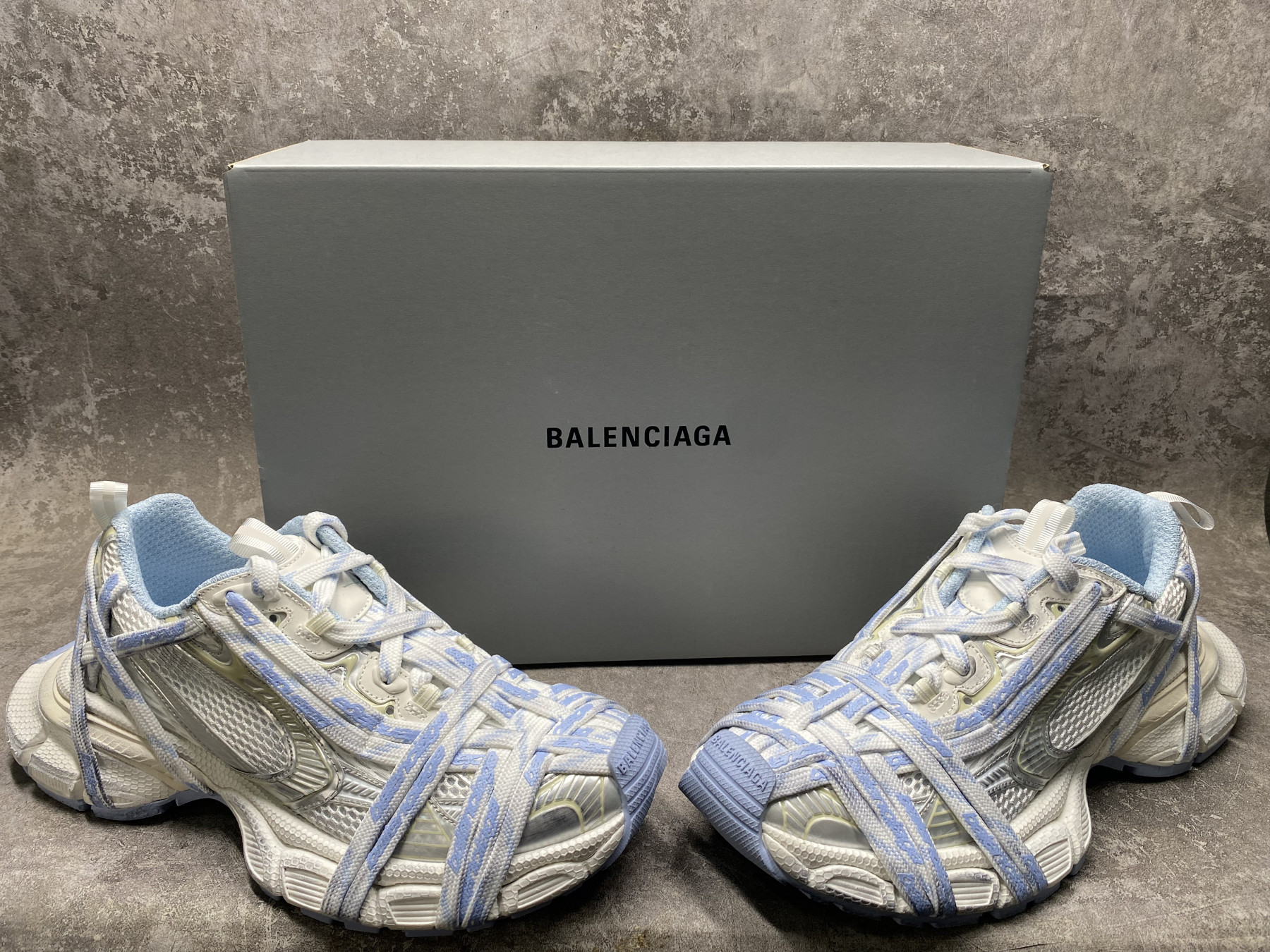 ua Ba1en*iaga 3xl extreme laces logo sneaker(run one size large)