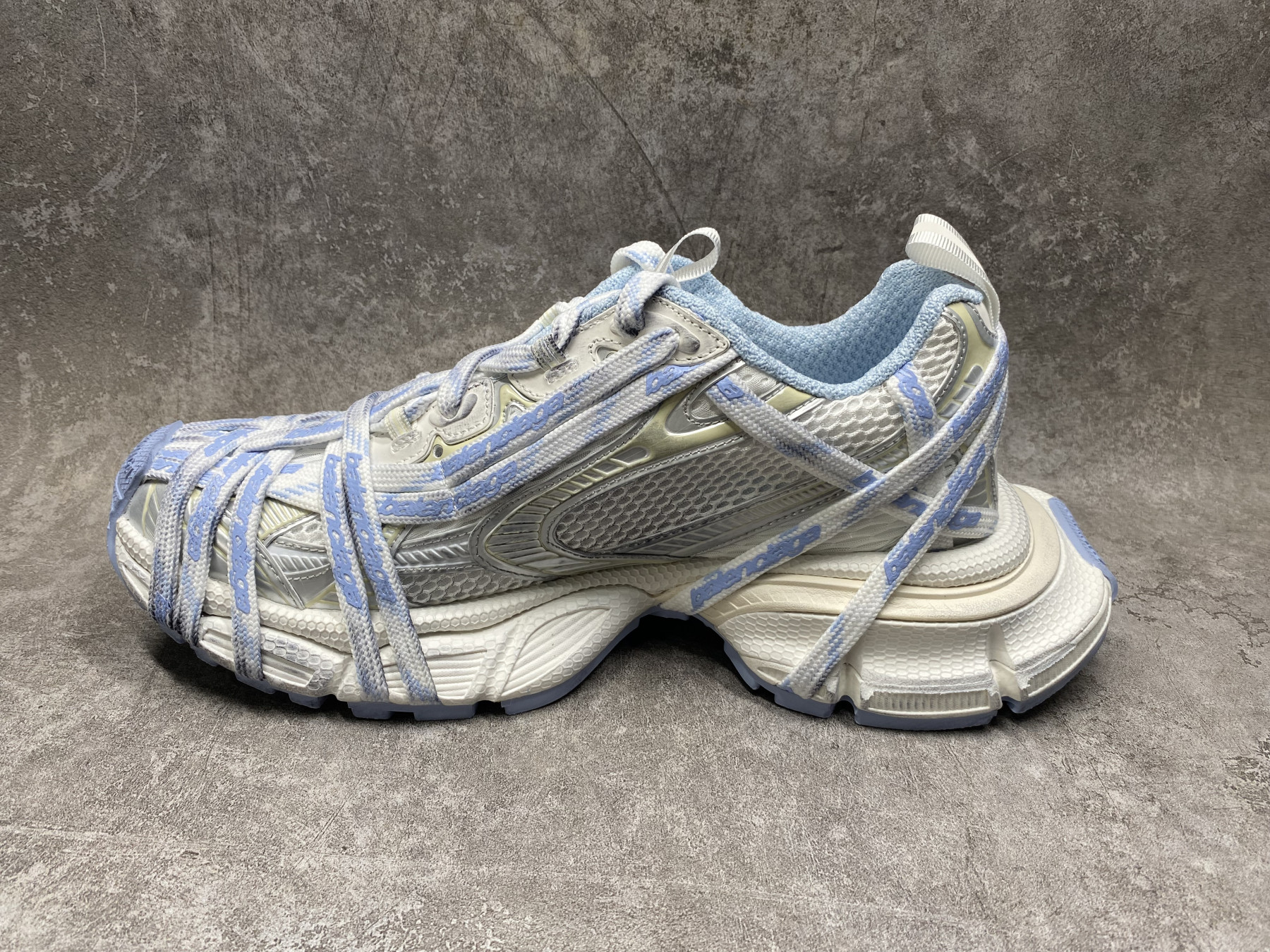 ua Ba1en*iaga 3xl extreme laces logo sneaker(run one size large)