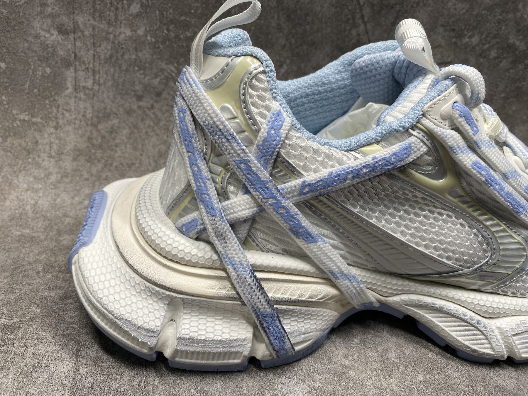 ua Ba1en*iaga 3xl extreme laces logo sneaker(run one size large)