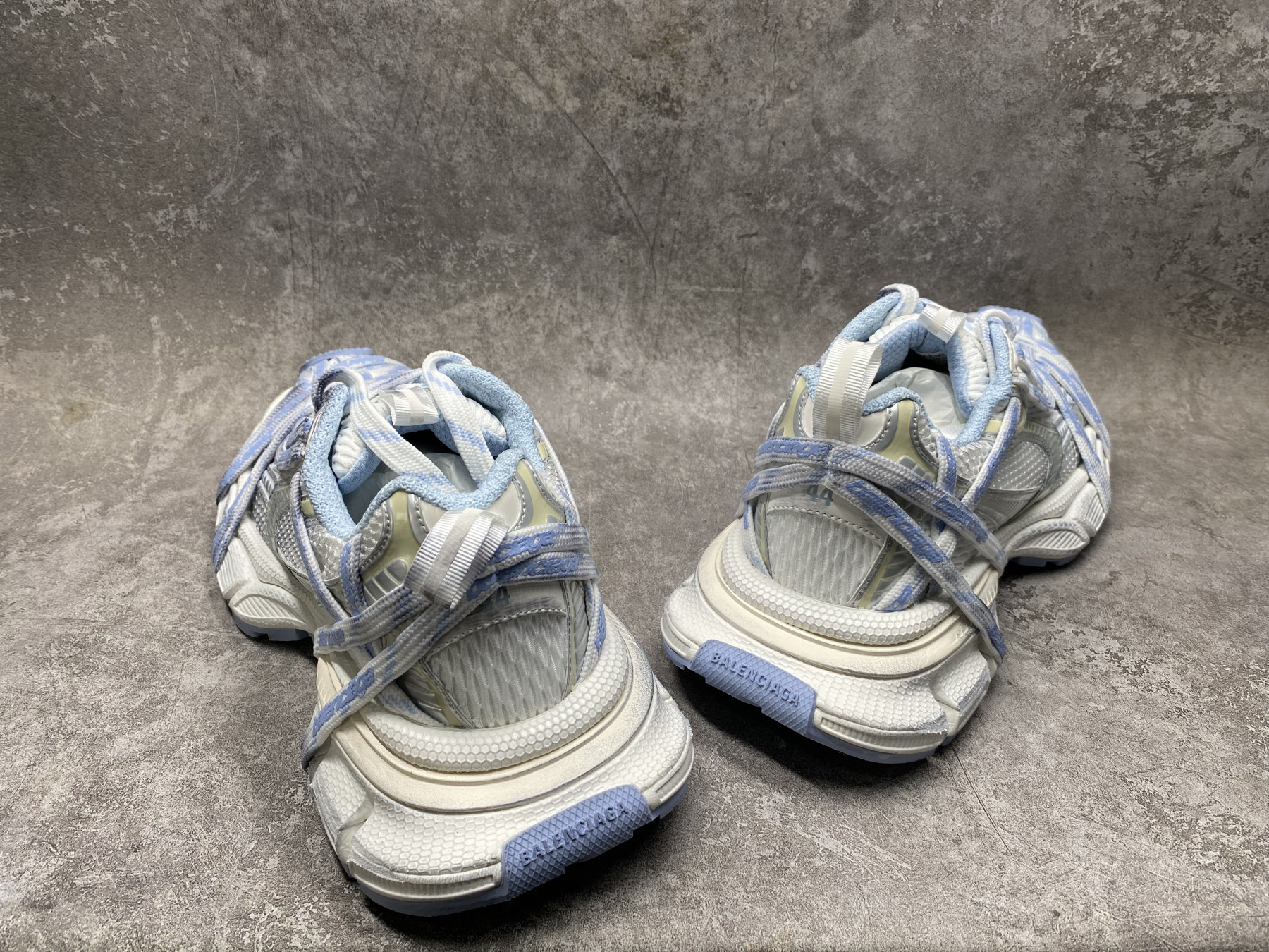 ua Ba1en*iaga 3xl extreme laces logo sneaker(run one size large)